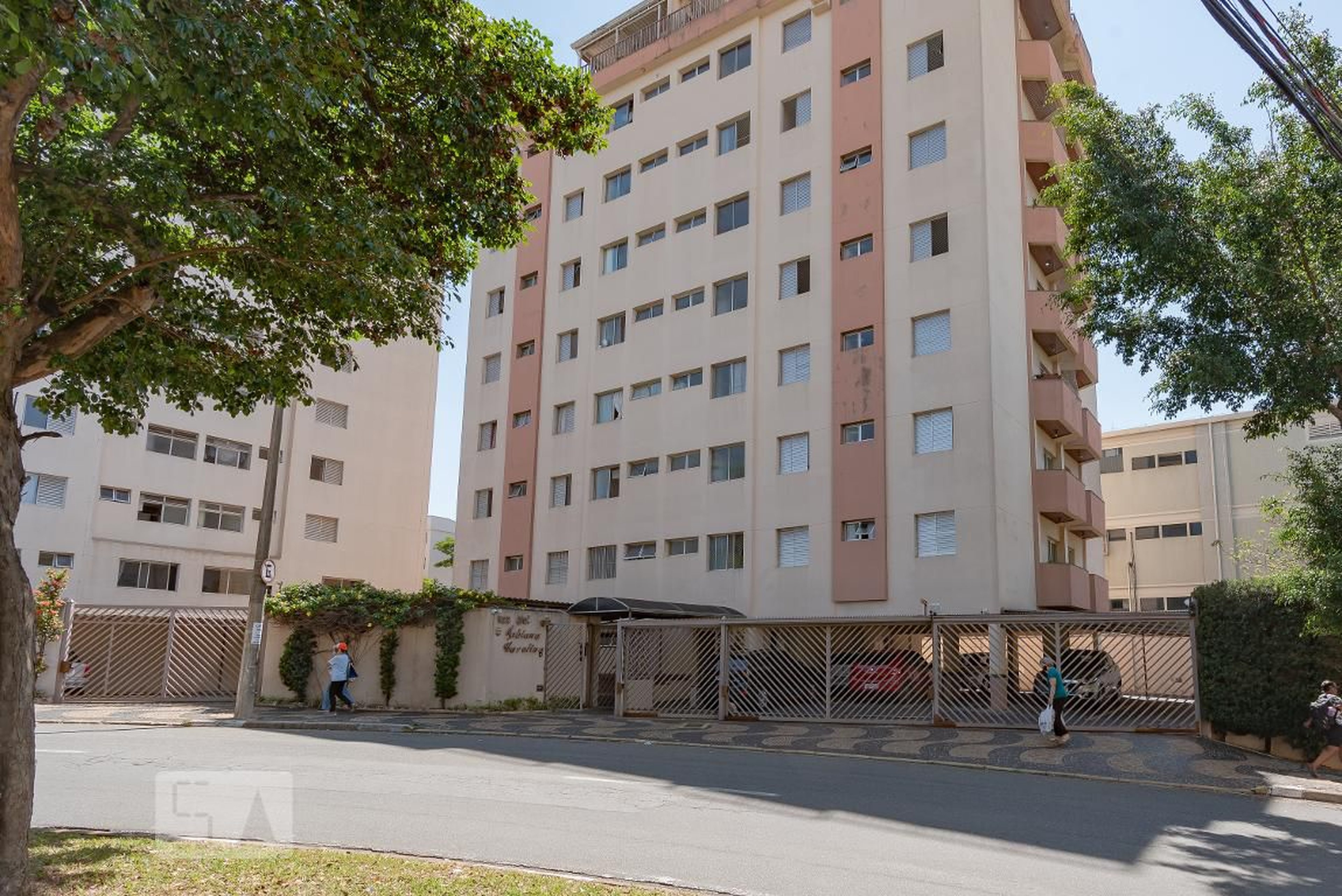 Fachada do Condomínio Condomínio em Avenida Império do Sol Nascente, 522