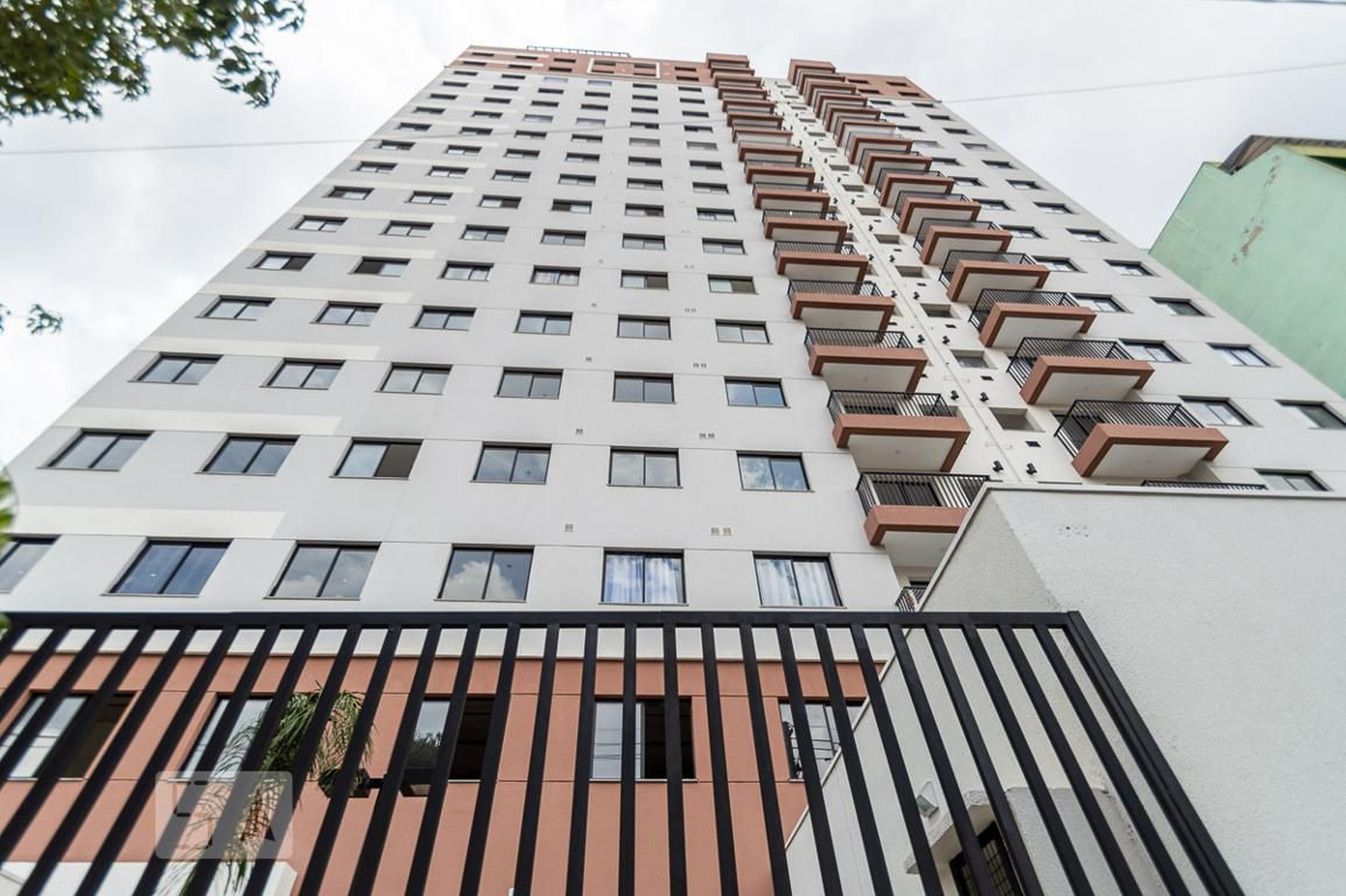 Fachada Condomínio em Rua Conselheiro Ramalho, 346