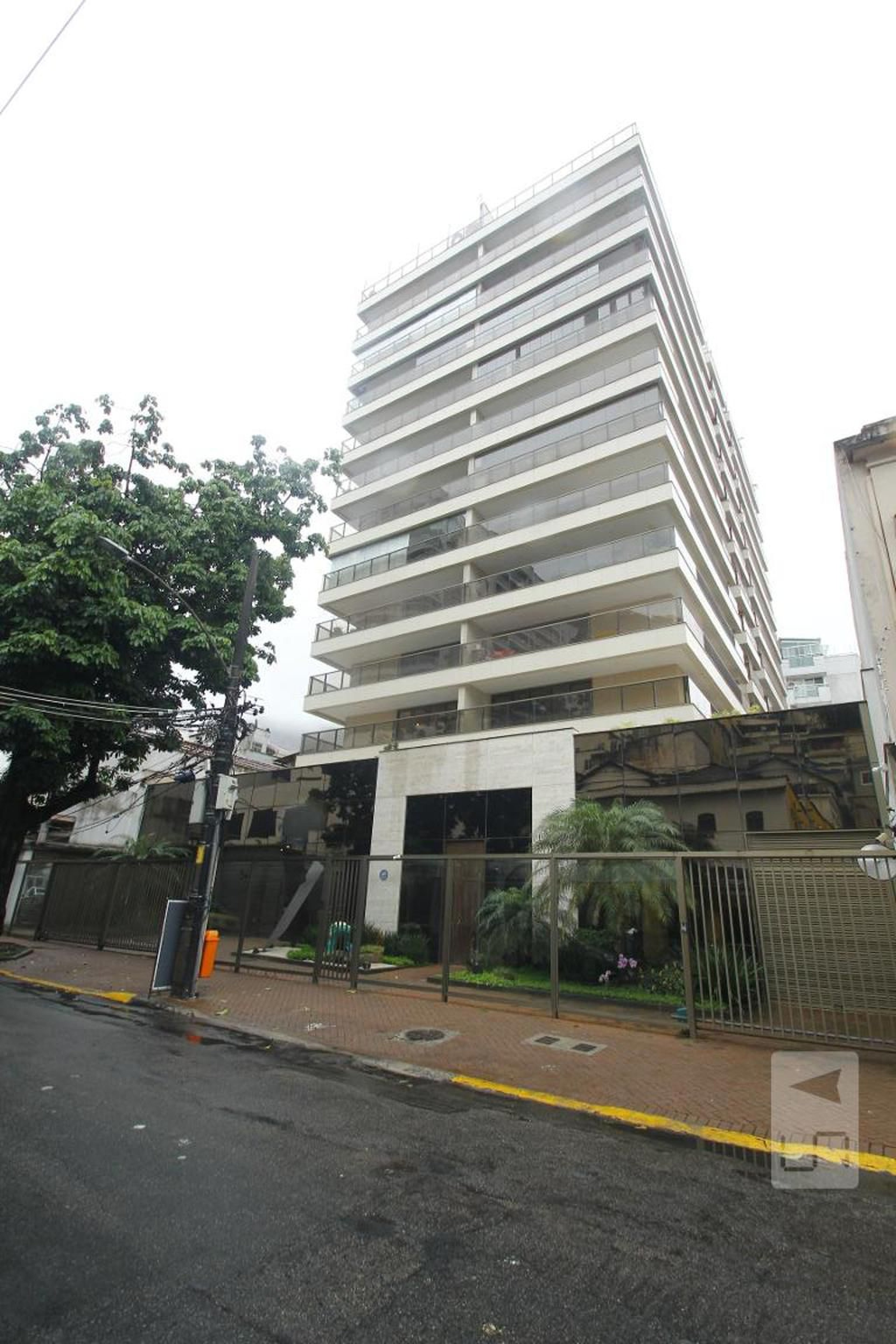 Fachada do Prédio Condomínio Quattro