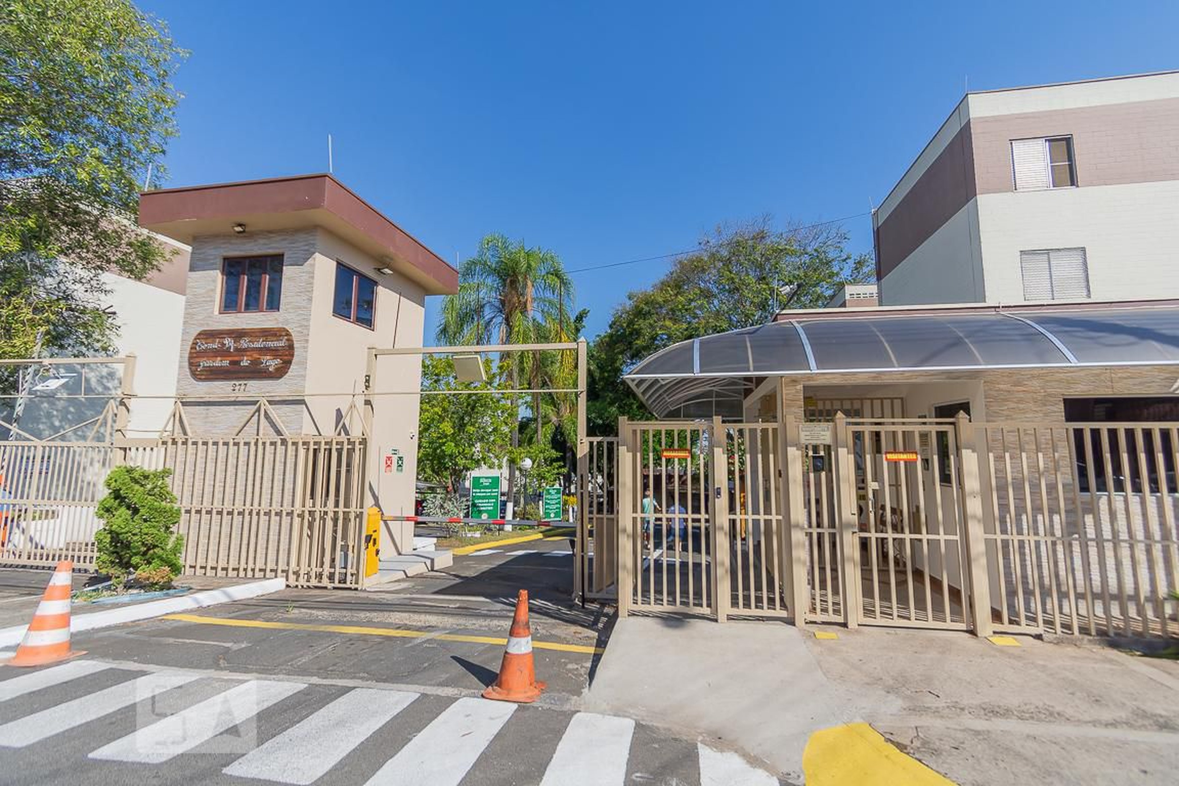 Fachada do Condomínio Condomínio Parque Residencial Jardim do Lago