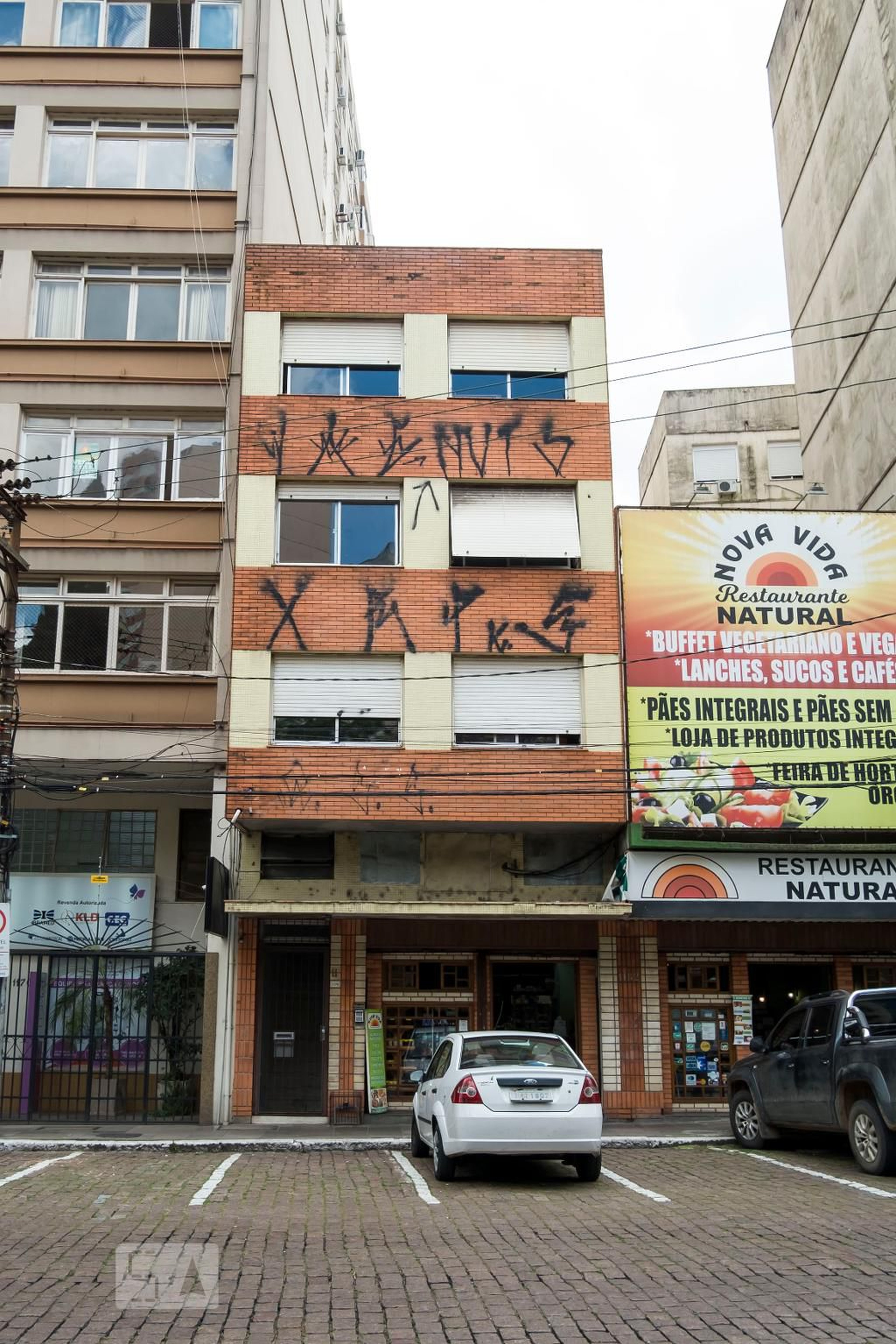 Fachada Condomínio em Rua Demétrio Ribeiro, 1176