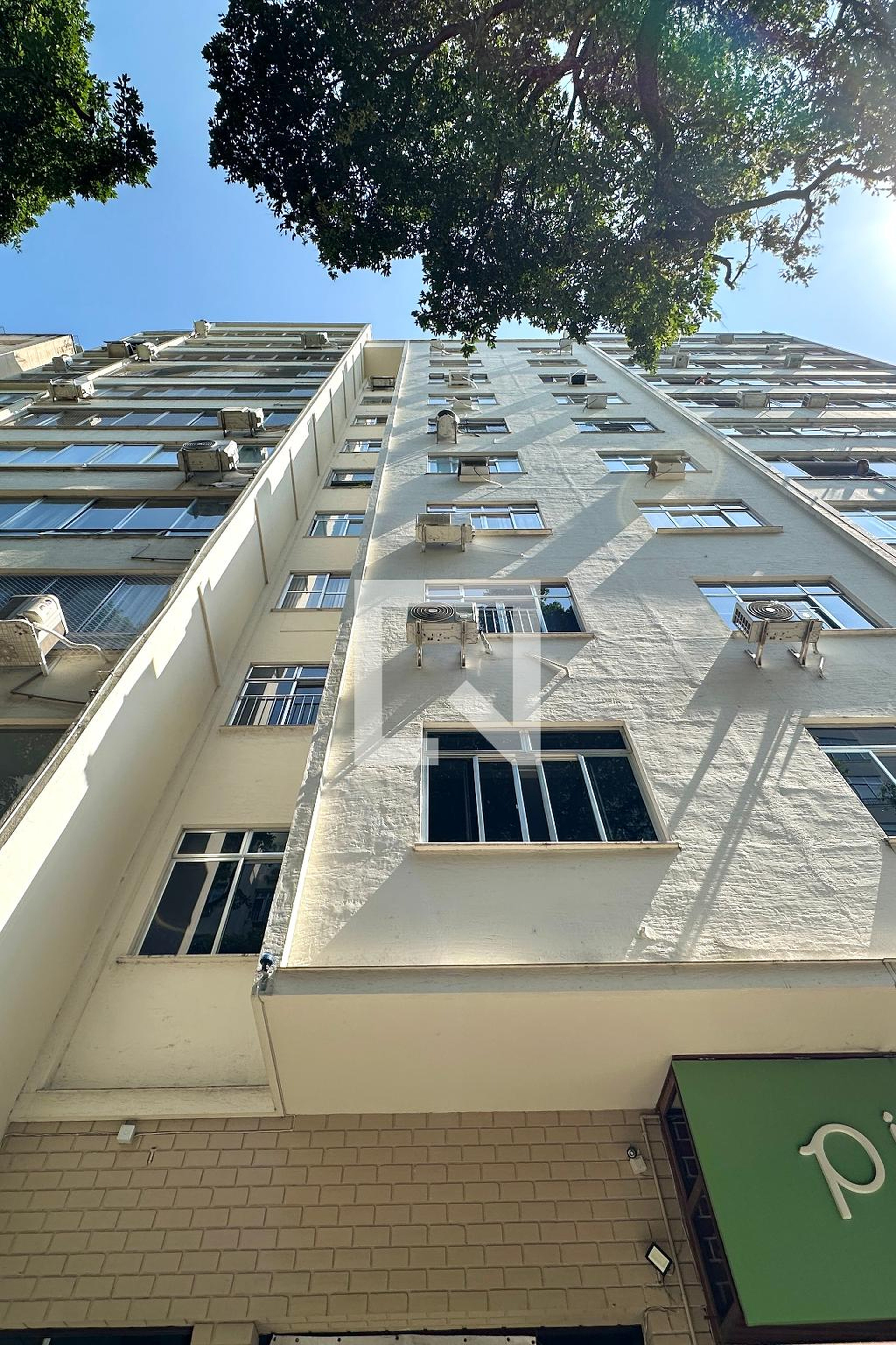 Fachada Condomínio em Rua Leopoldo Miguez, 110