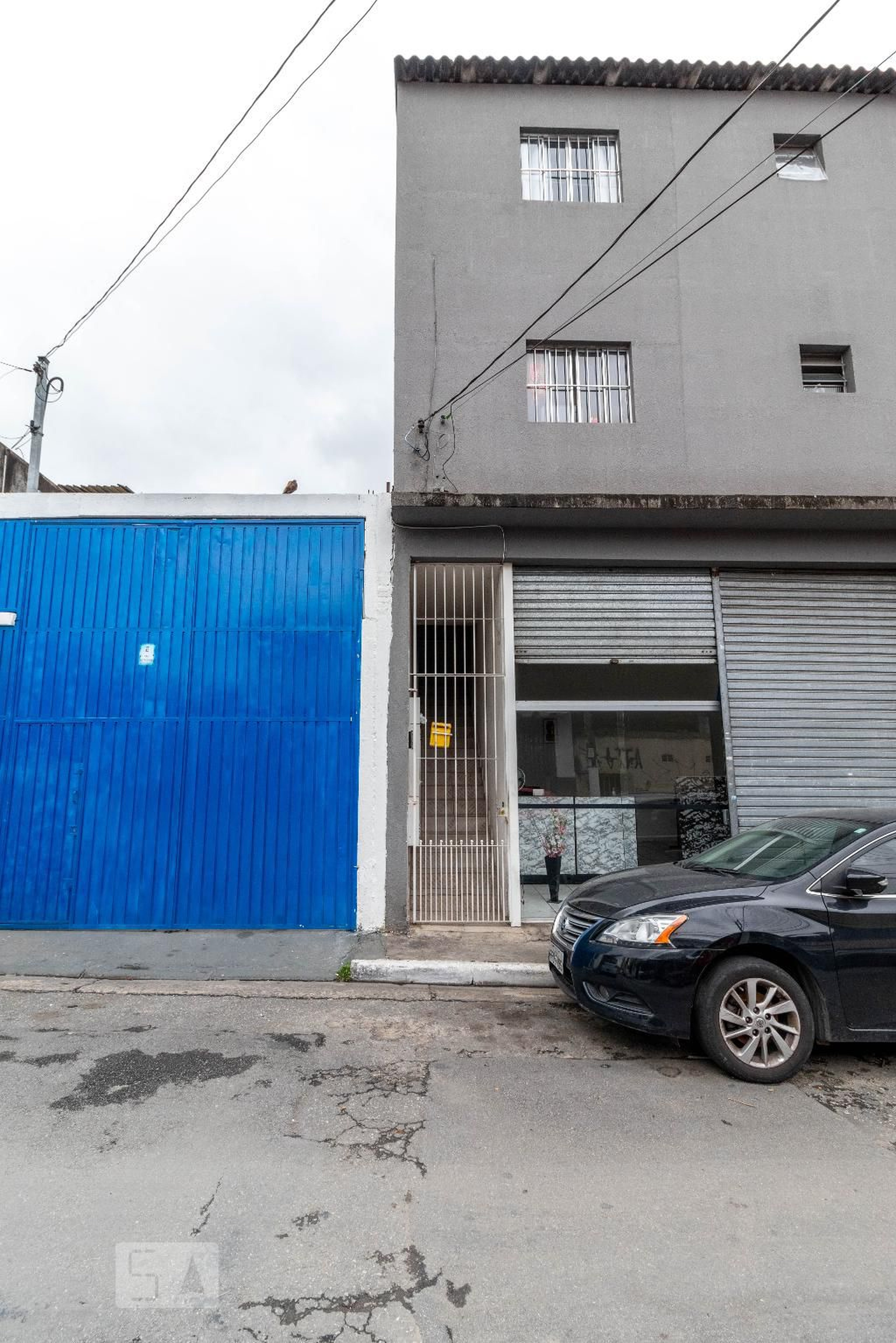 Fachada Condomínio em Rua Tenente Heli Câmara, 26