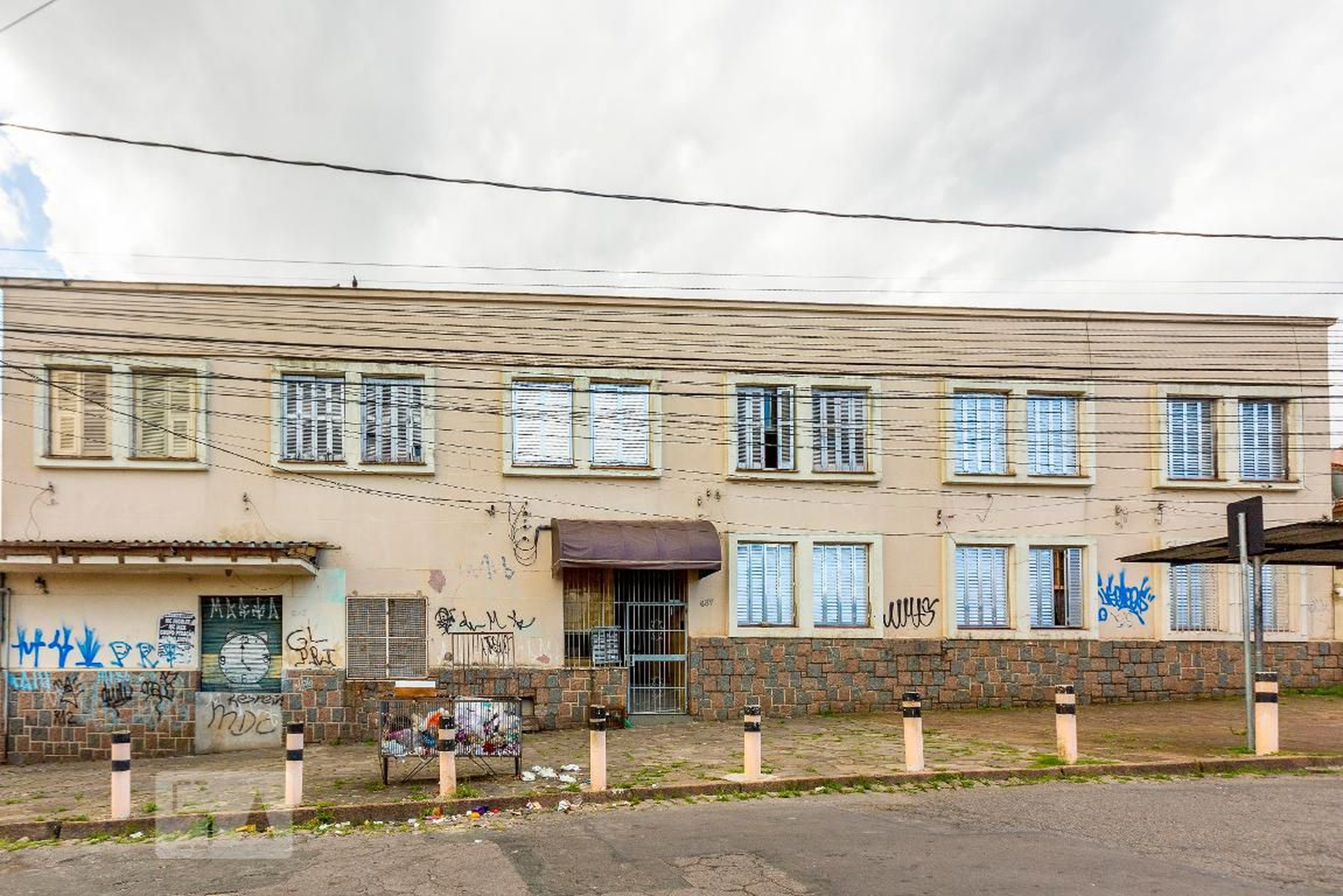 Fachada Condomínio em Rua Batista Xavier, 647