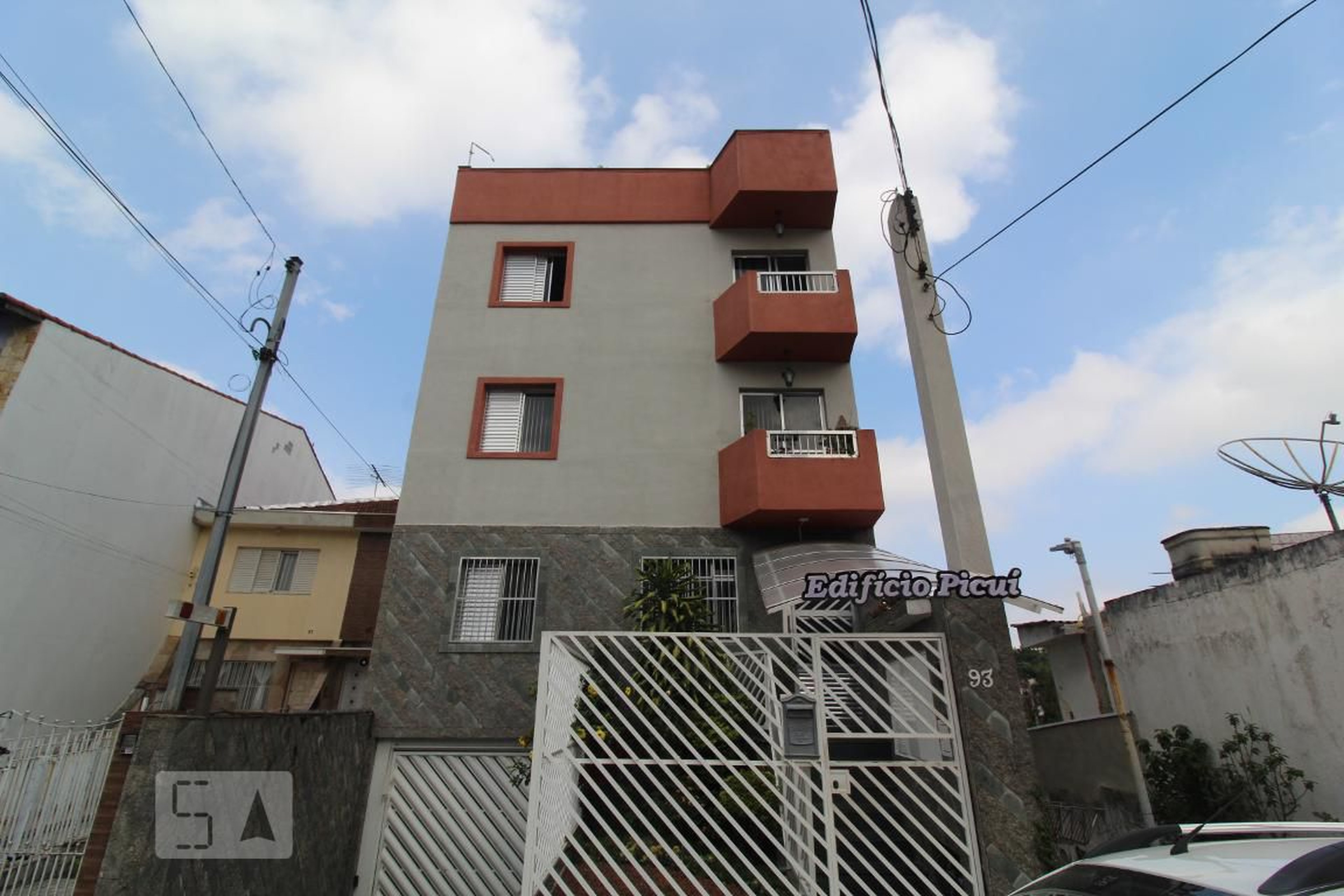 Fachada Condomínio em Rua Picuí, 93