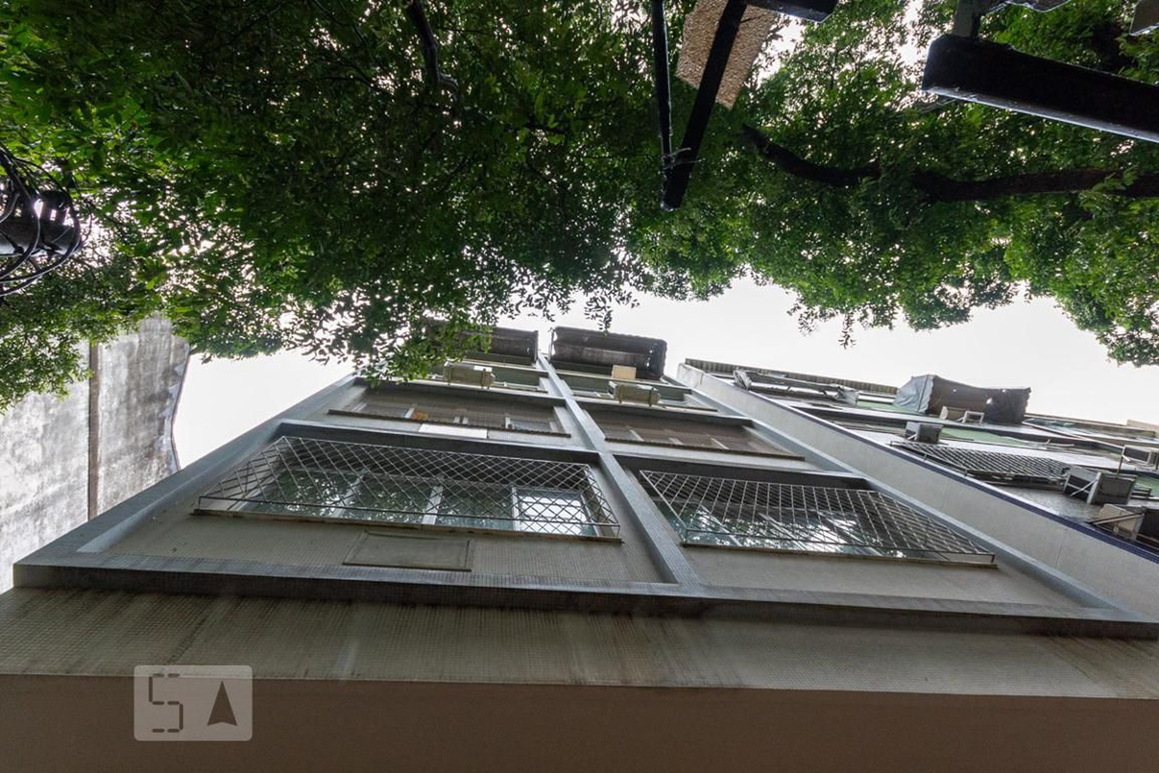 Fachada Condomínio em Rua Visconde de Figueiredo, 64