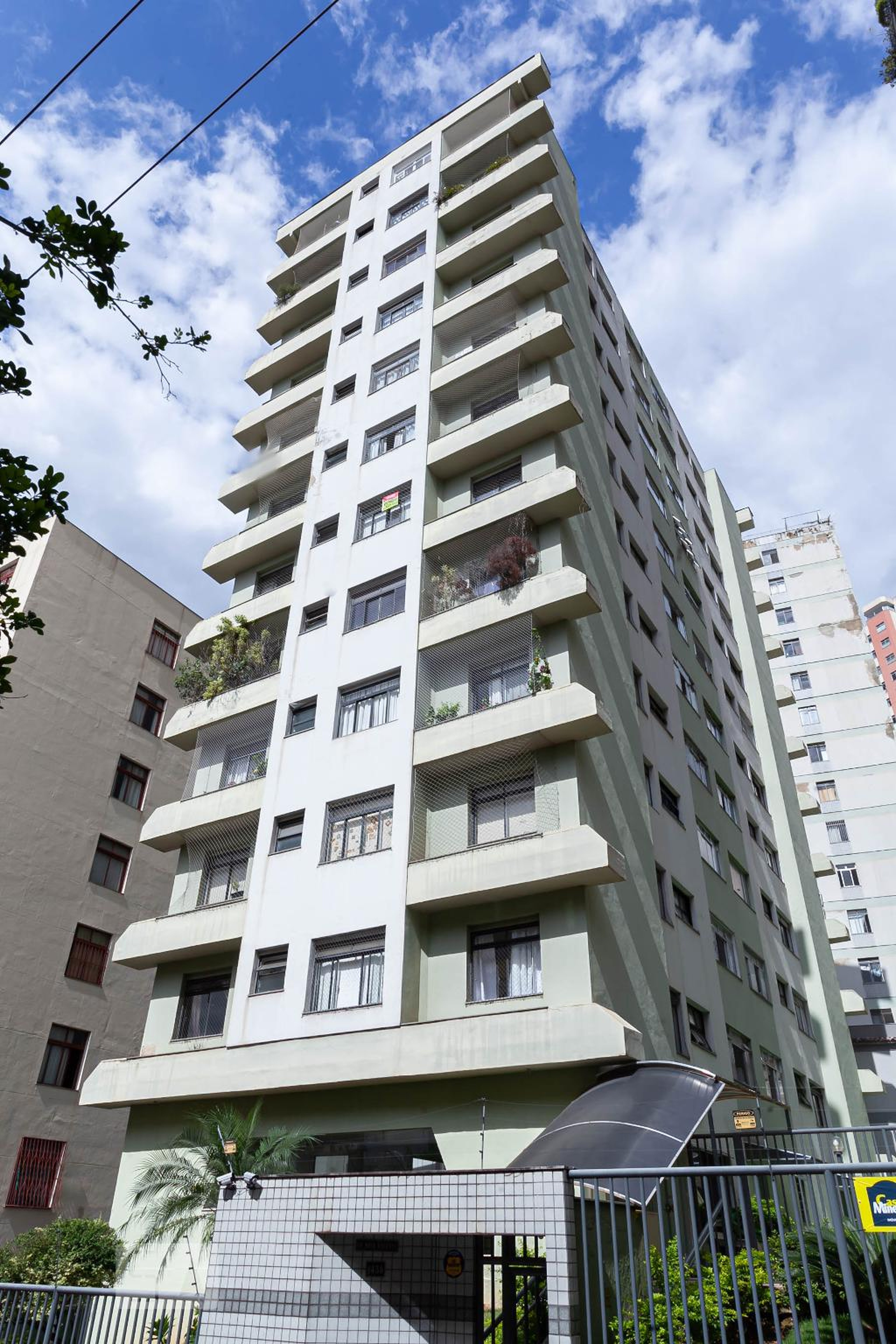 Fachada do prédio Condomínio em Rua João Gualberto Filho, 1438