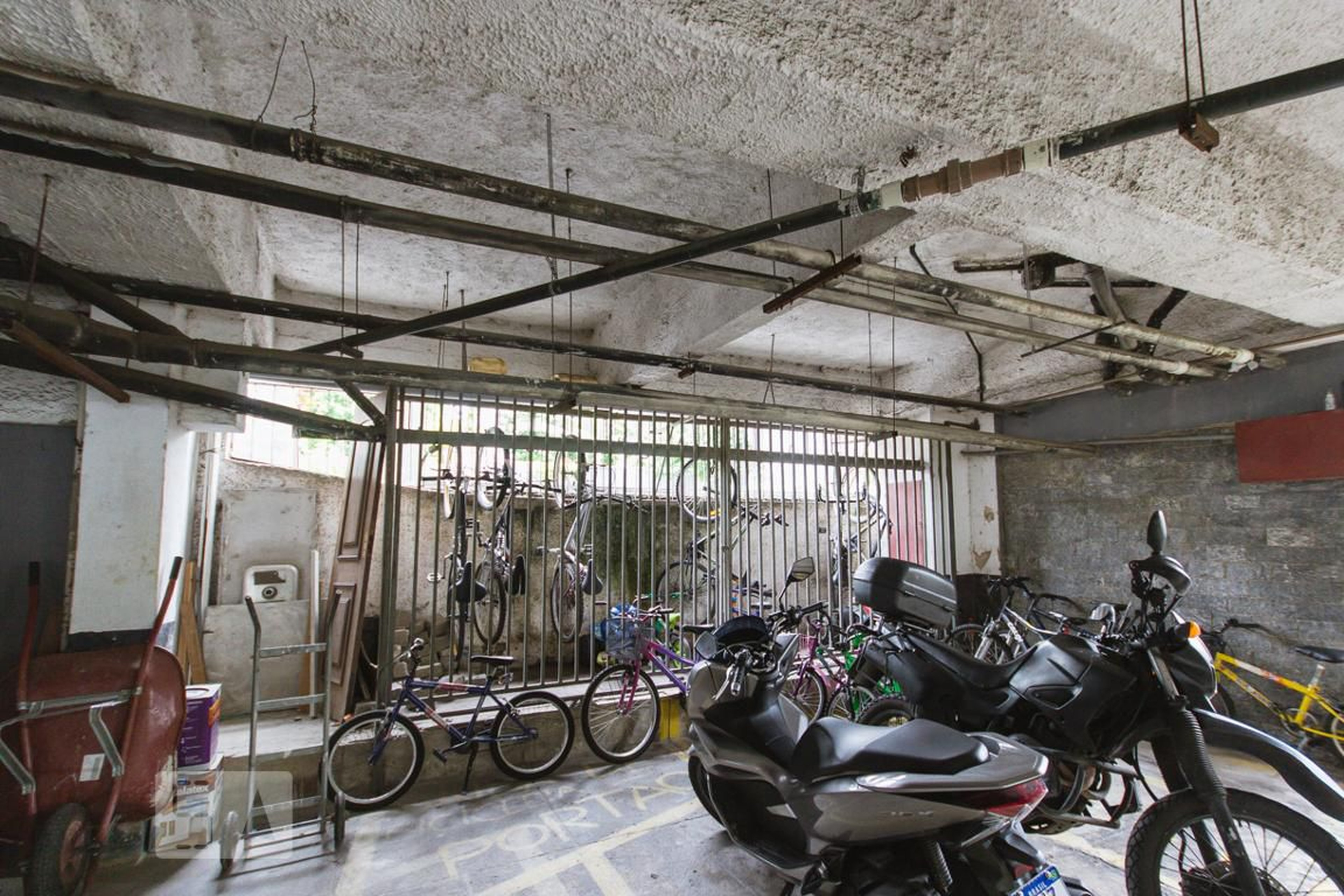 Bicicletário - Edifício Maison Du Poirot