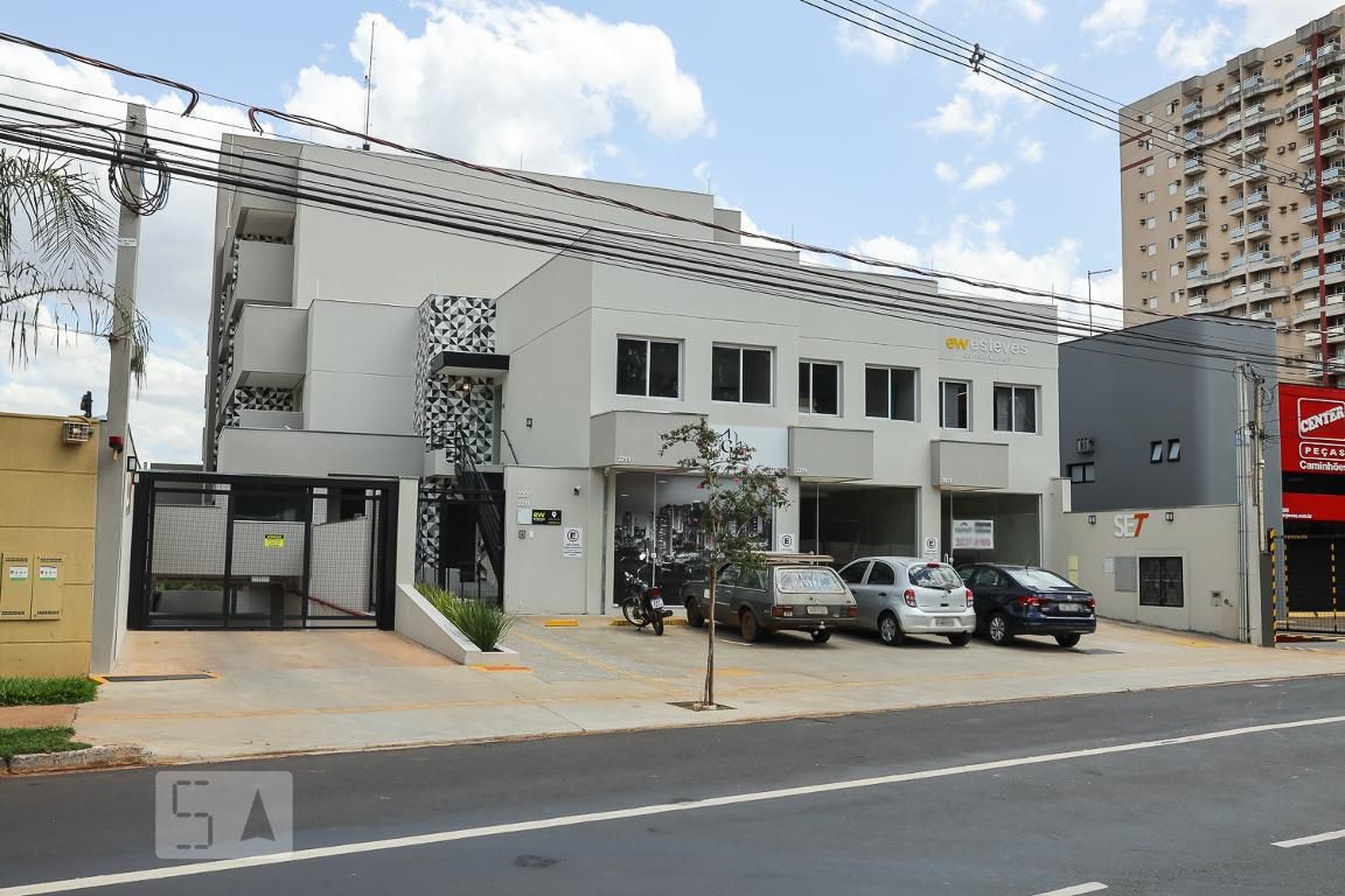 Fachada Condomínio em Avenida do Café, 227