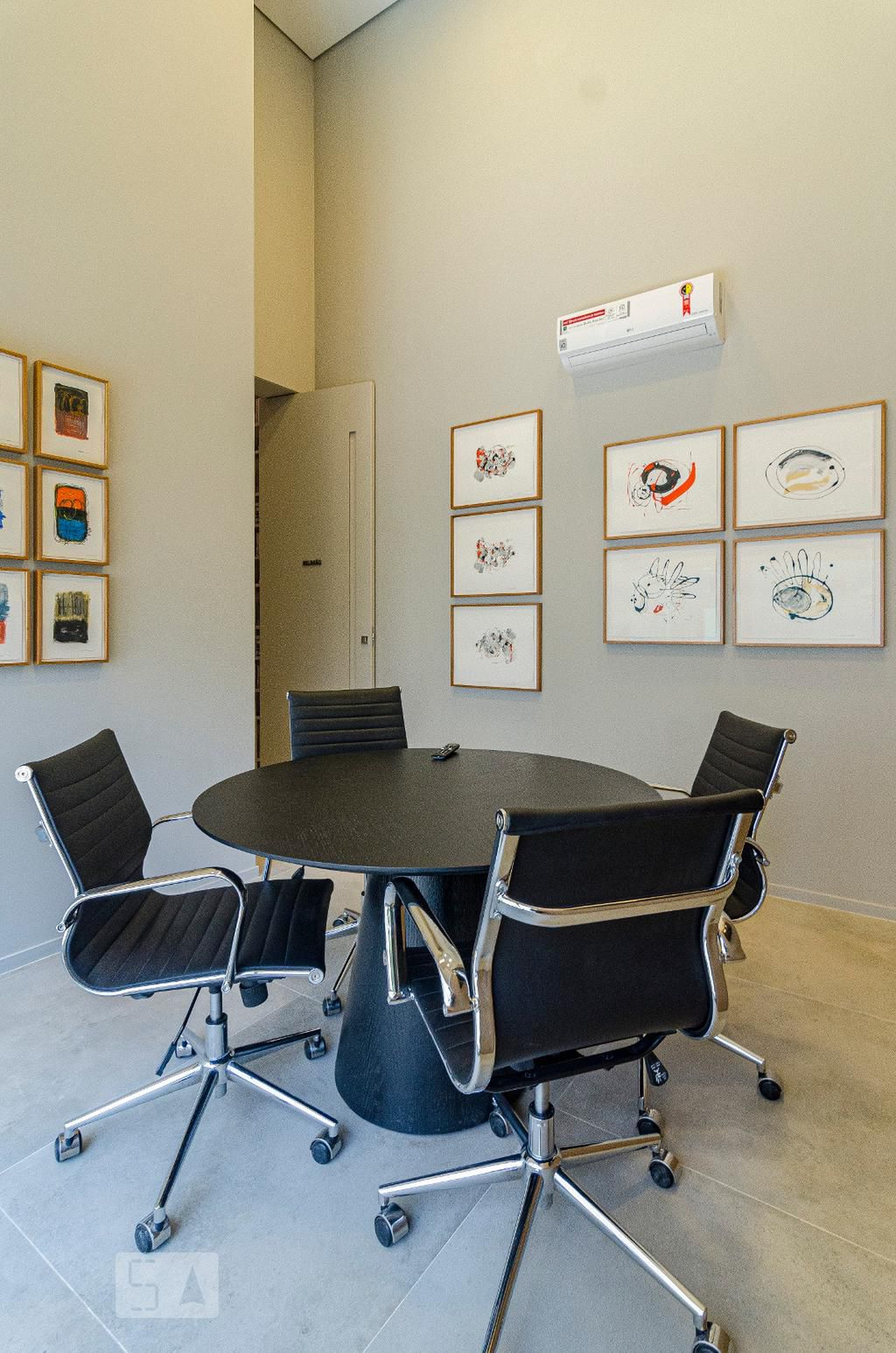 Sala de reunião - JML 747 por JFL Living