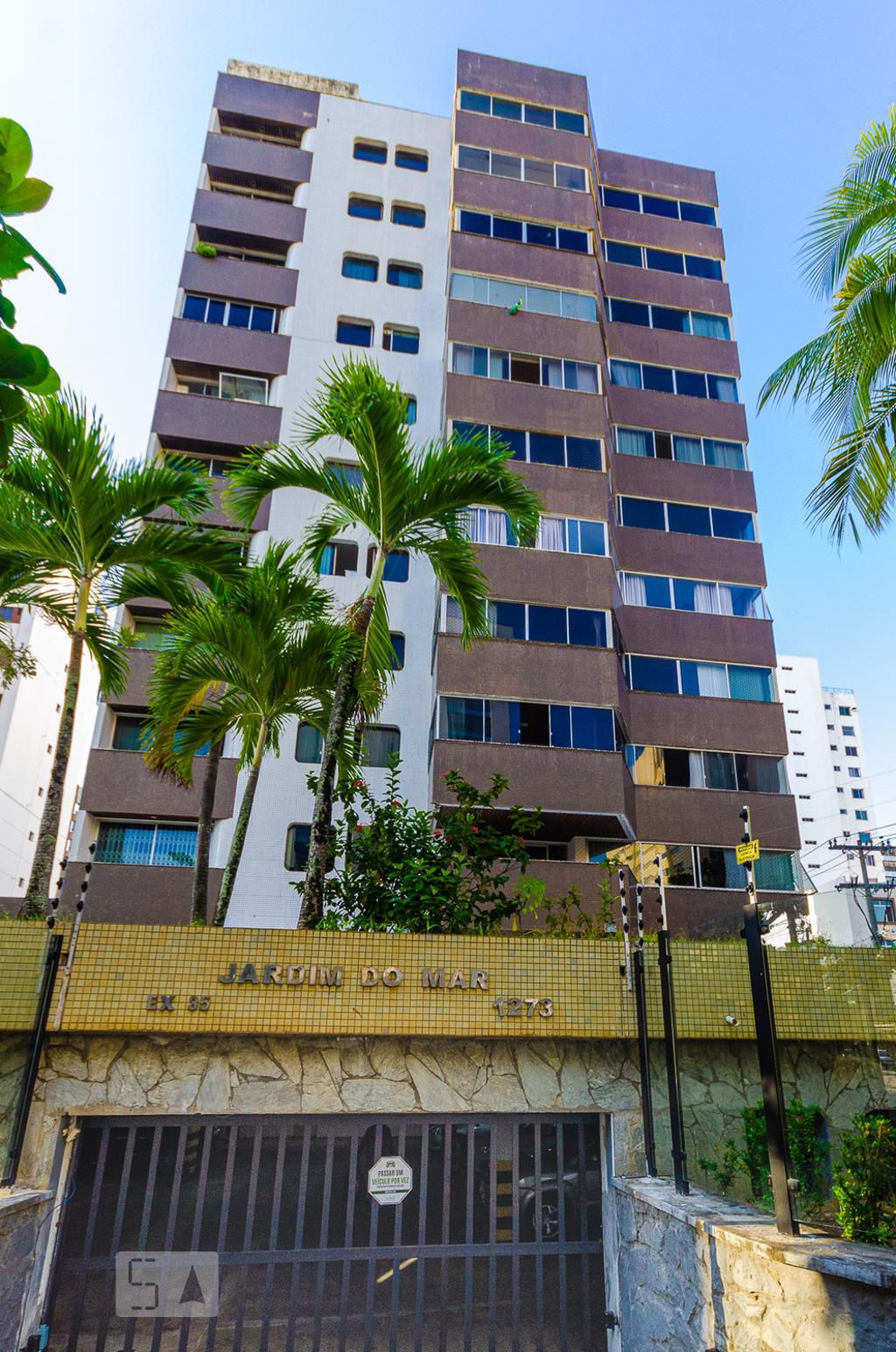 Fachada do Condomínio Condomínio Jardim do Mar