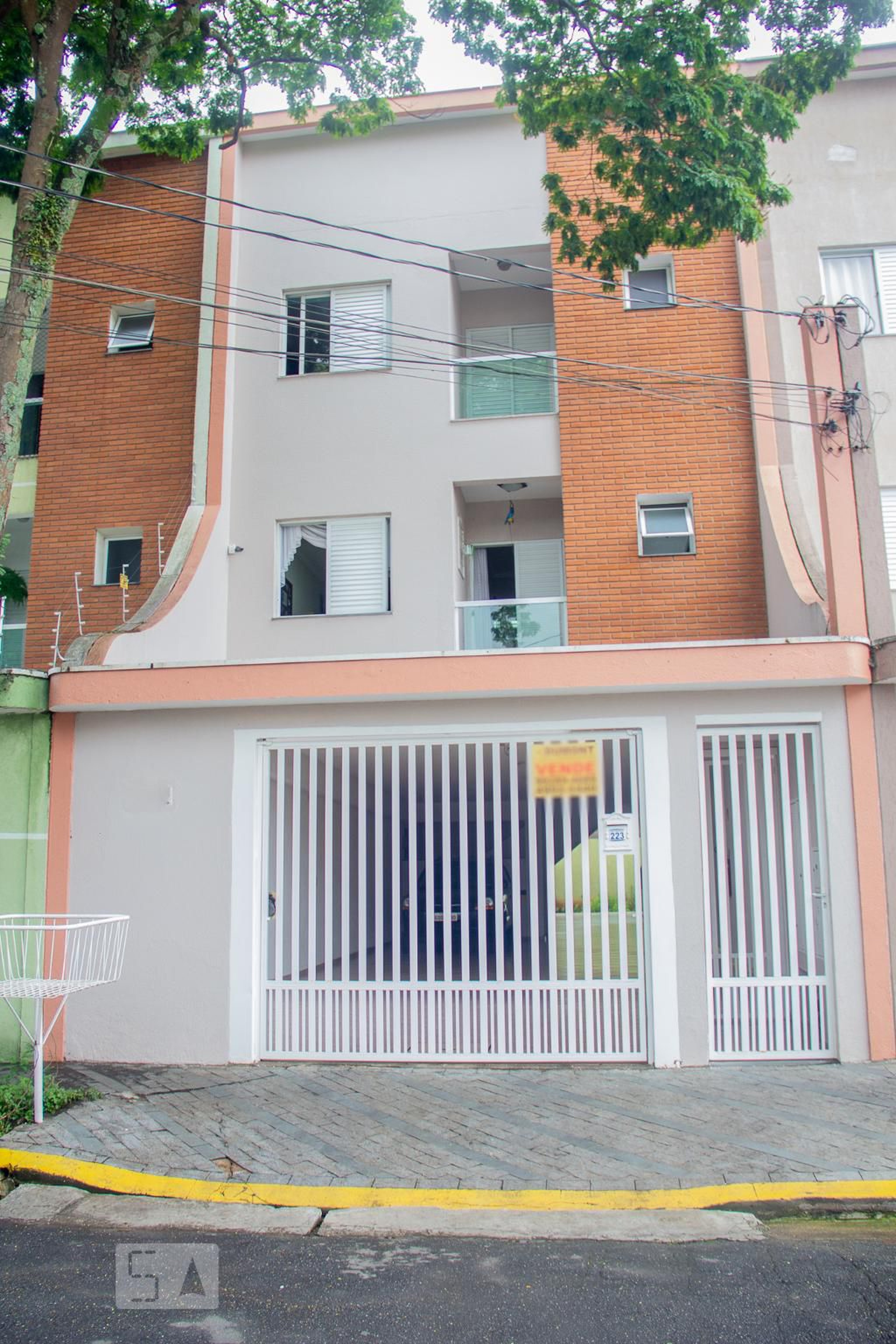 Fachada Condomínio em Rua Gravatá, 223 