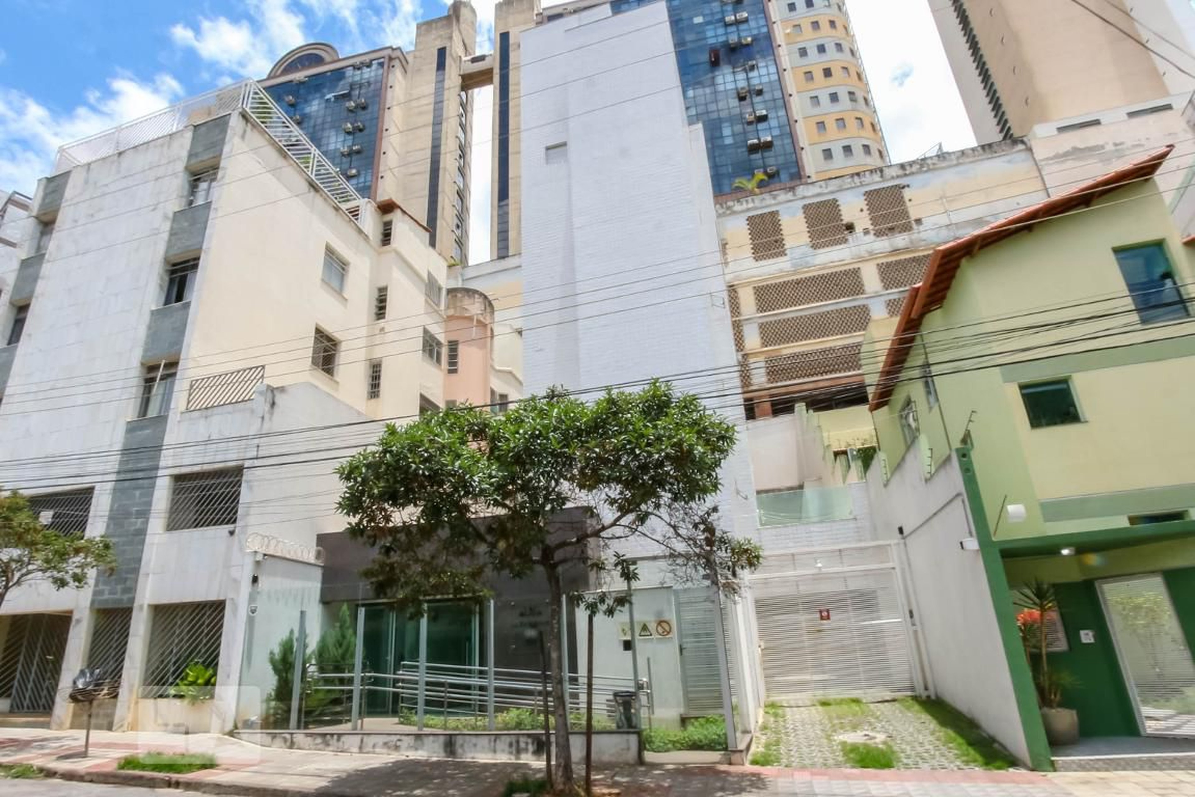 Fachada Condomínio em Rua Doutor Sette Câmara, 351