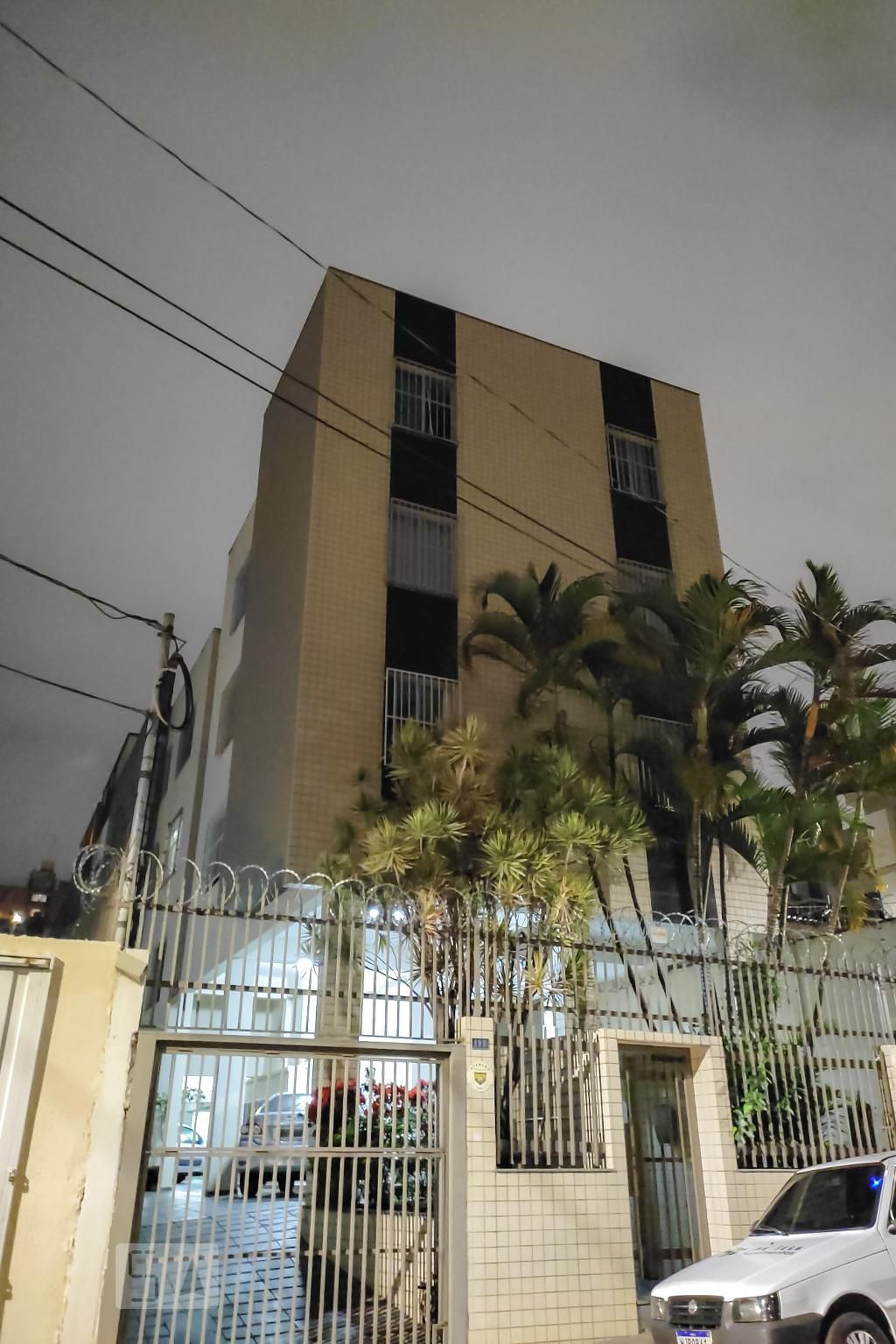 Fachada Condomínio em Rua Aníbal Benévolo, 190