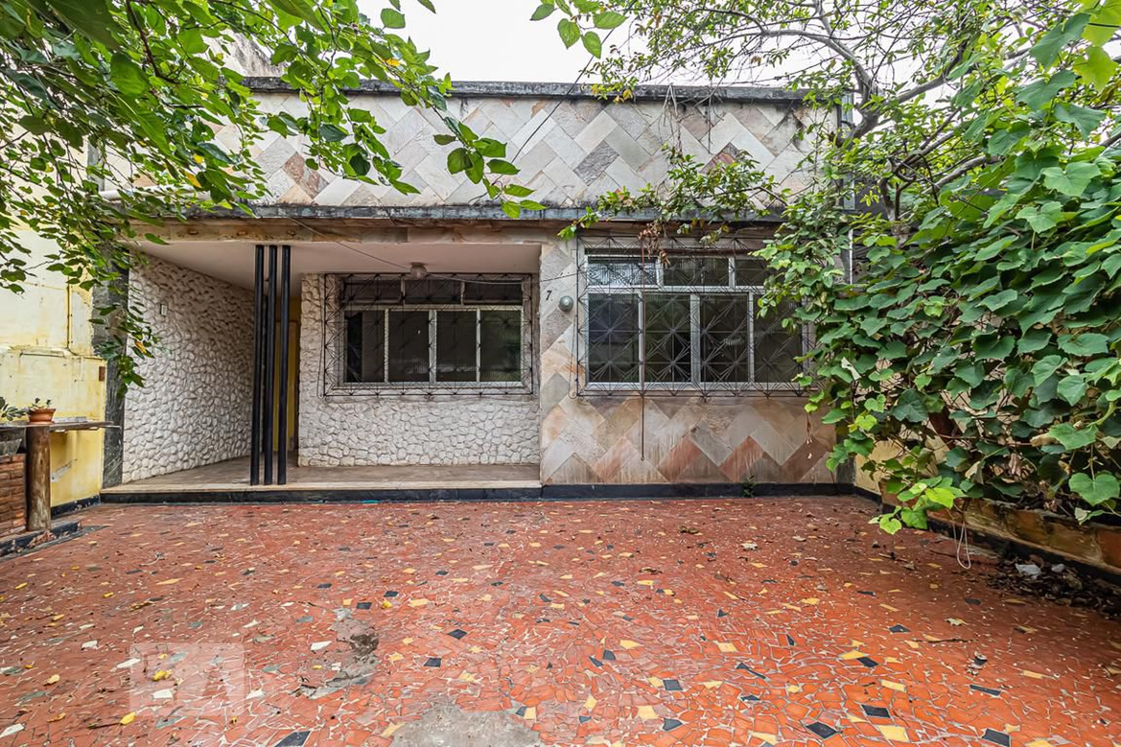 Fachada Condomínio em Rua Lopo Saraiva, 152