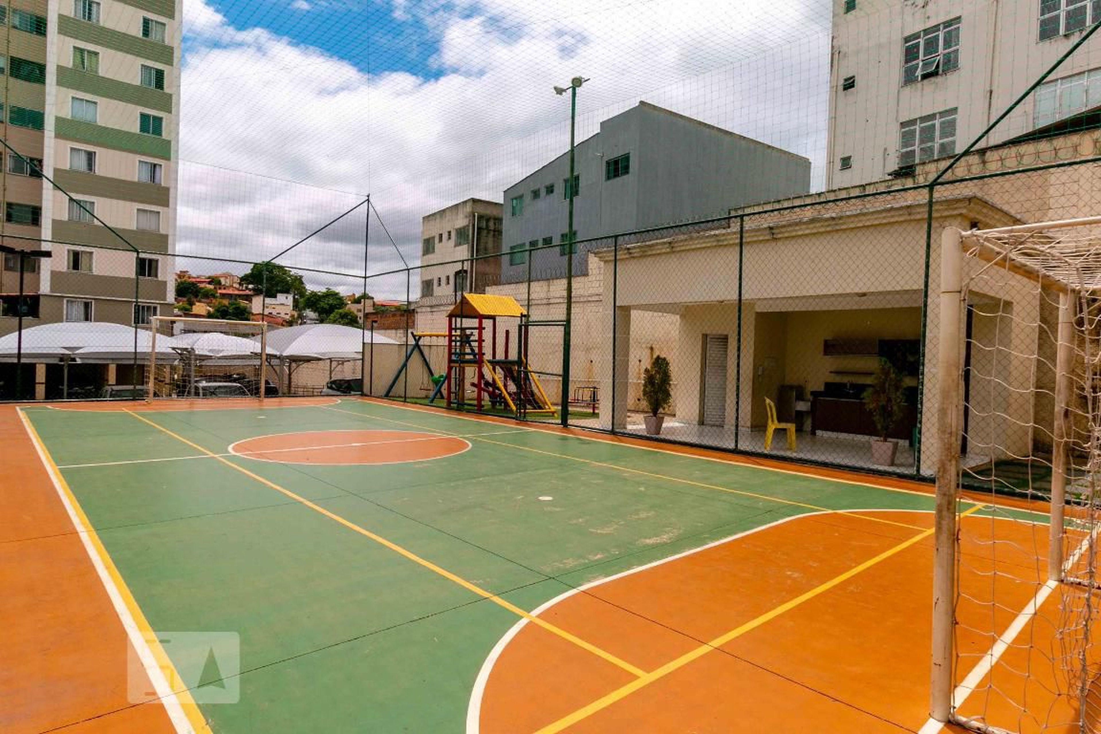 Quadra Condomínio em Avenida Vilarinho, 1741