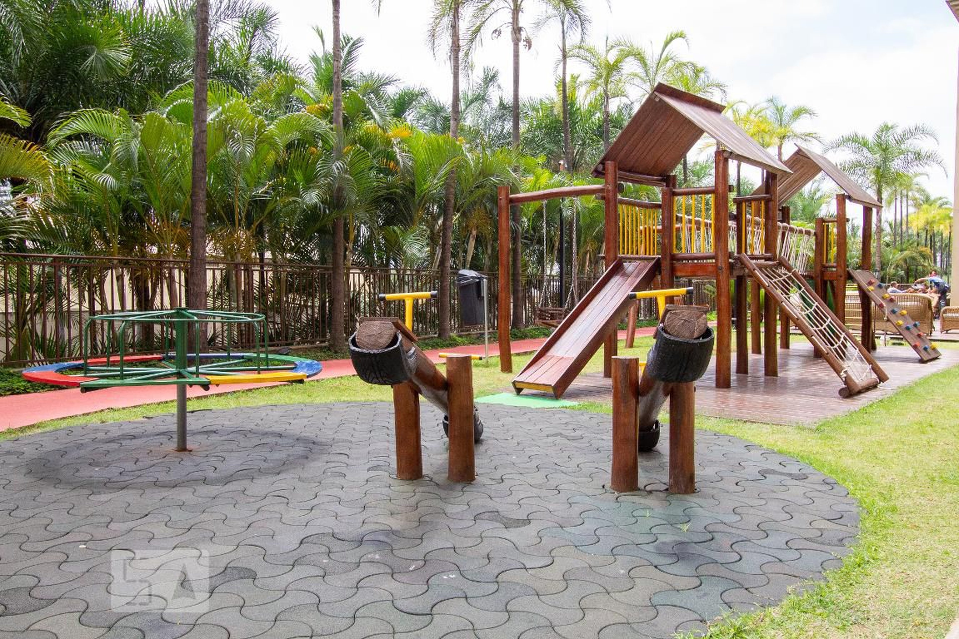 Playground - Rail Pompeia