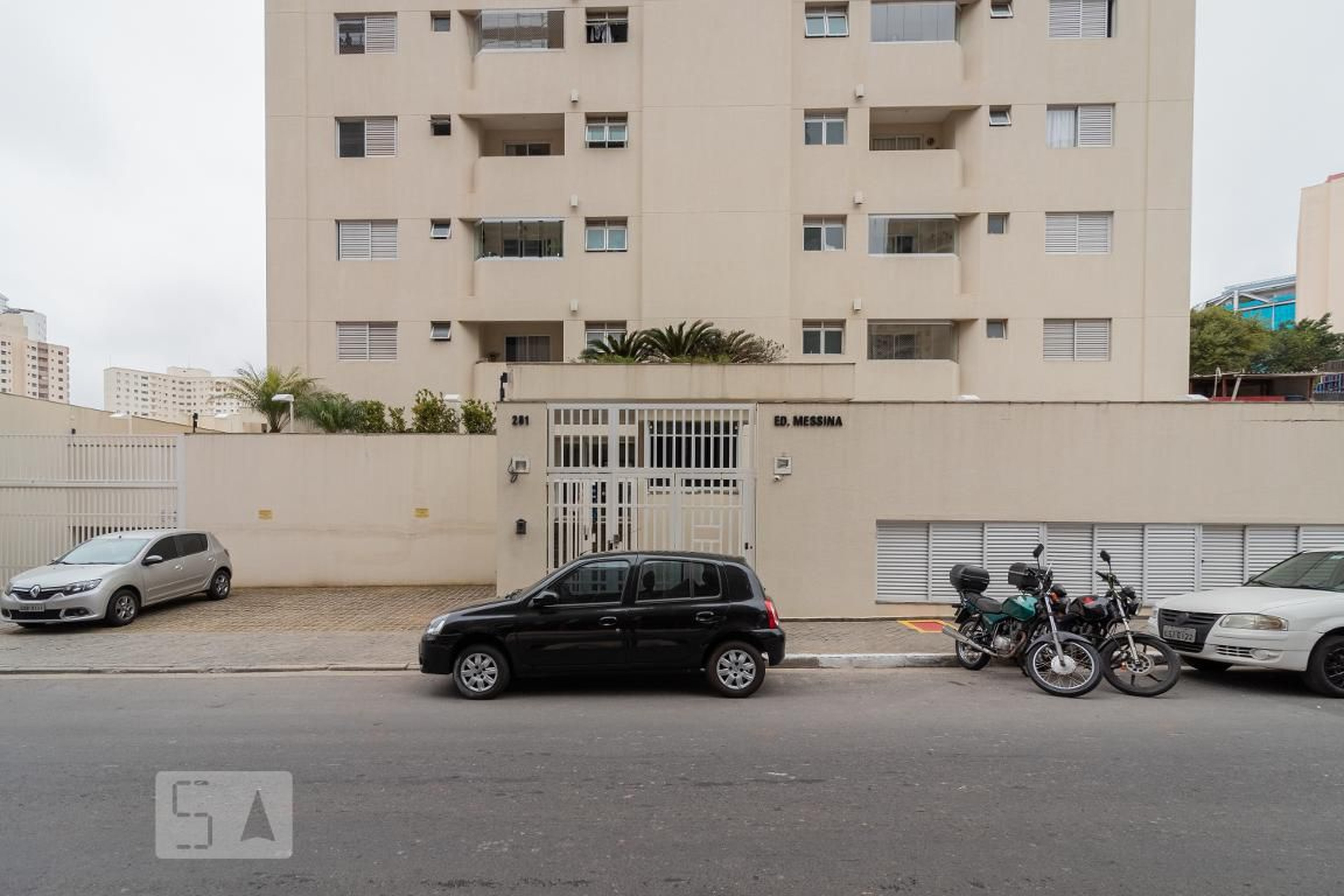 Fachada Condomínio em Rua Ibirajá, 282