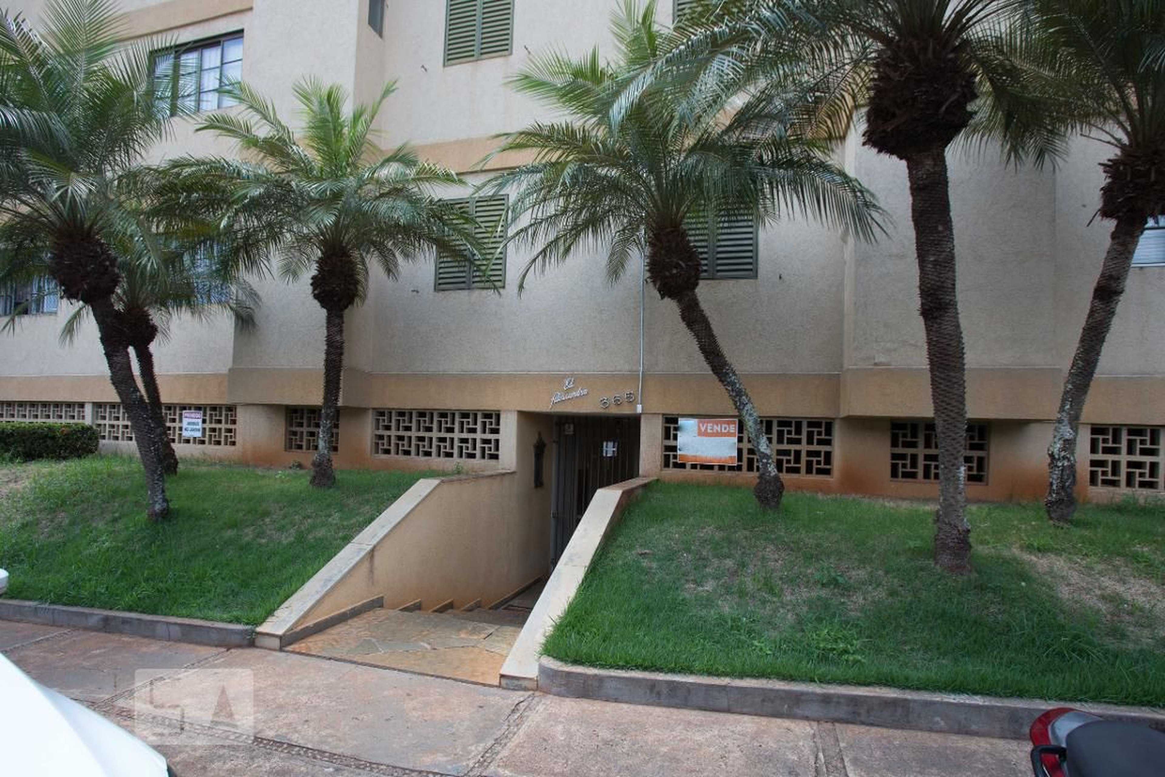 Fachada Condomínio em Rua Casemiro de Abreu, 365