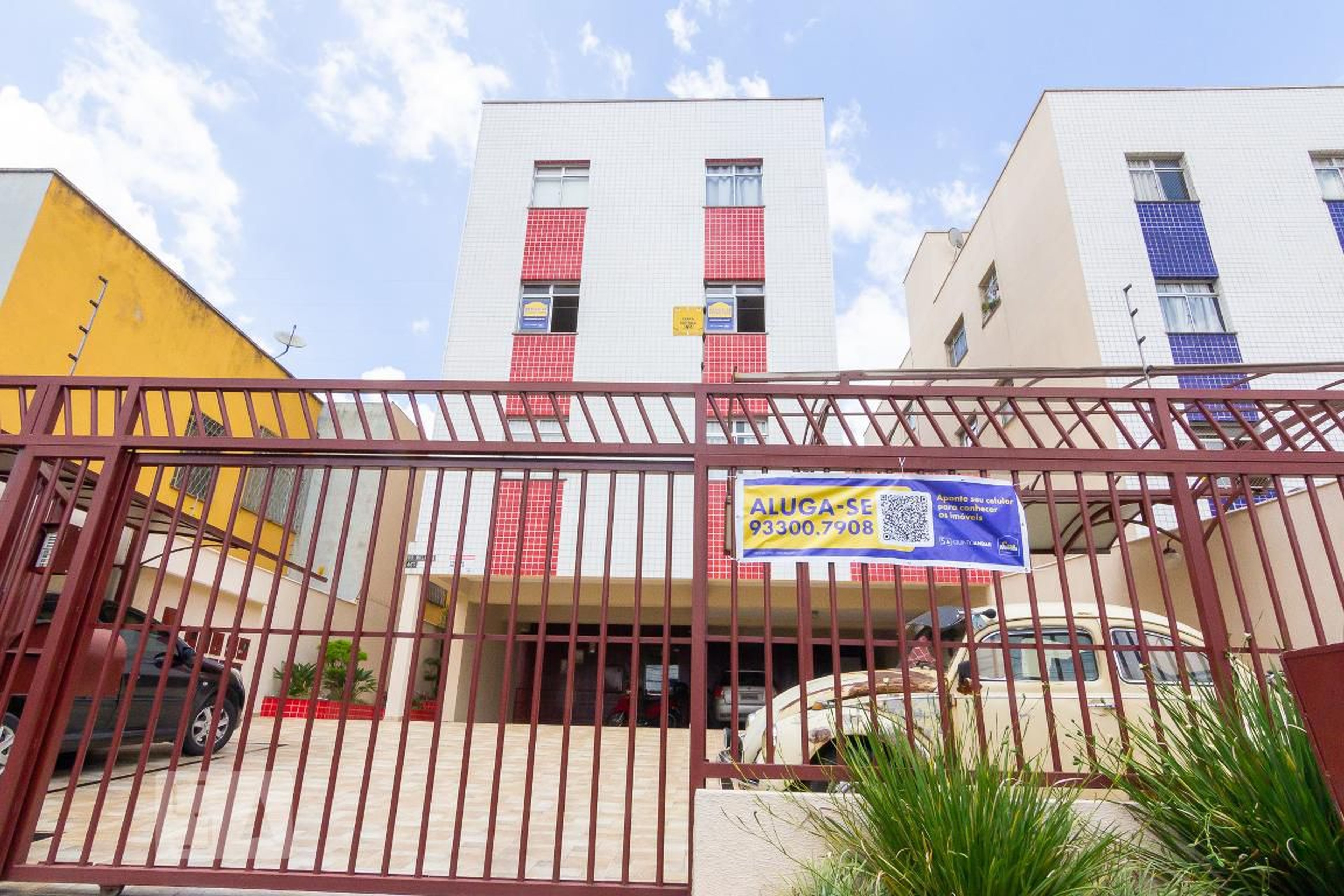 Fachada do prédio Condomínio em Rua Flamboyant, 463