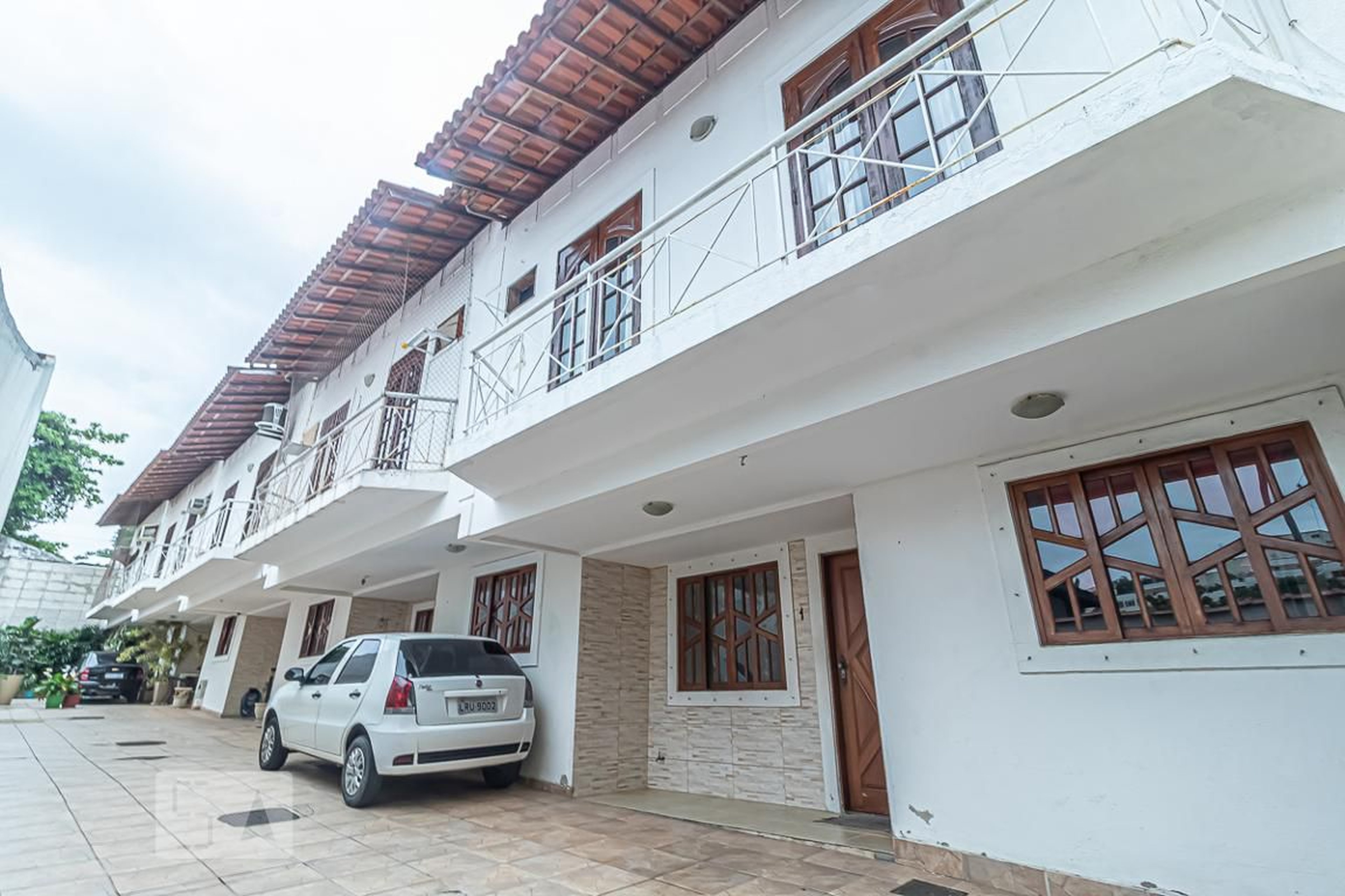 Fachada Condomínio em Rua Claudino de Oliveira, 111