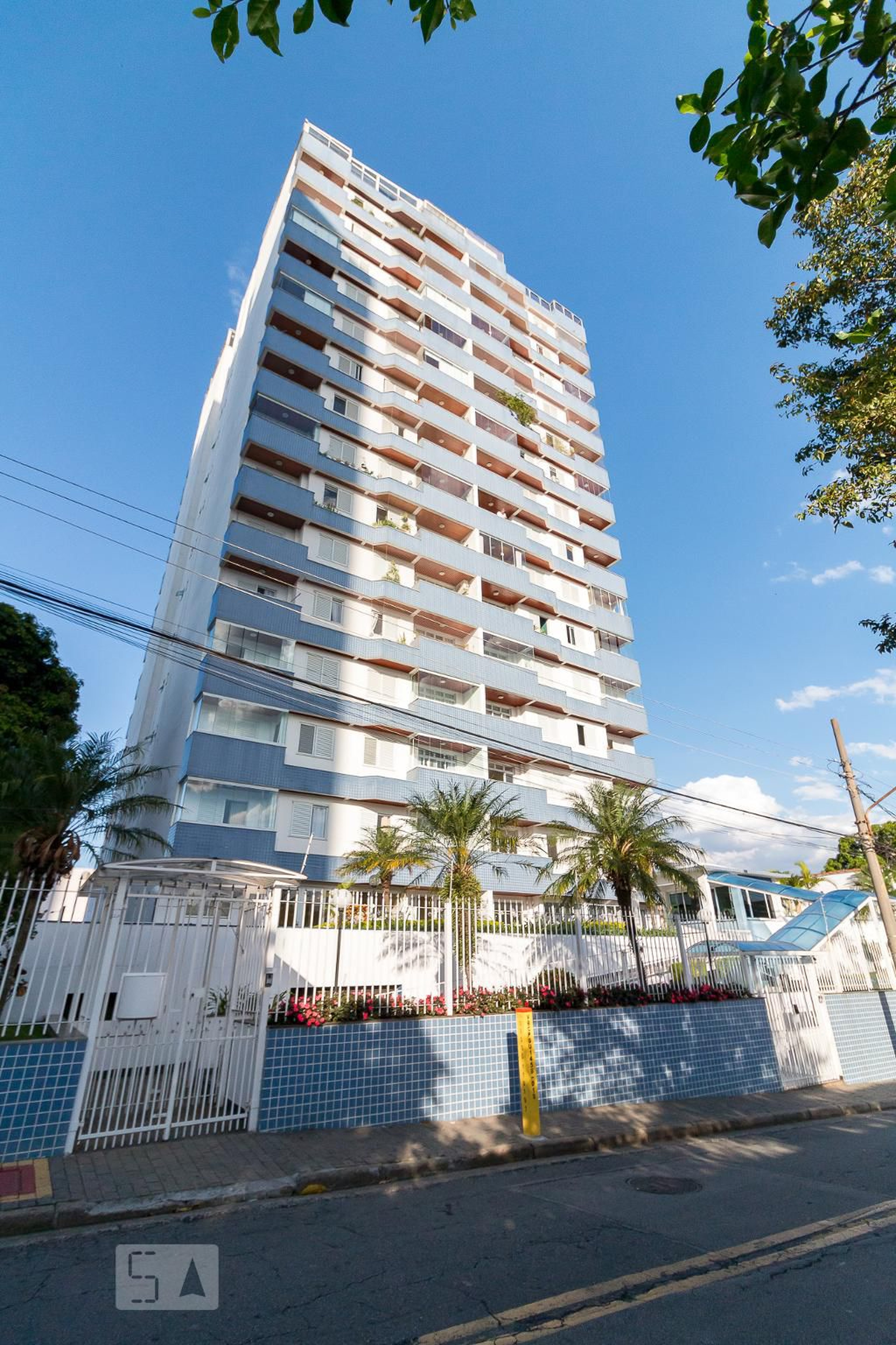 Fachada do prédio Condomínio Maison Royale