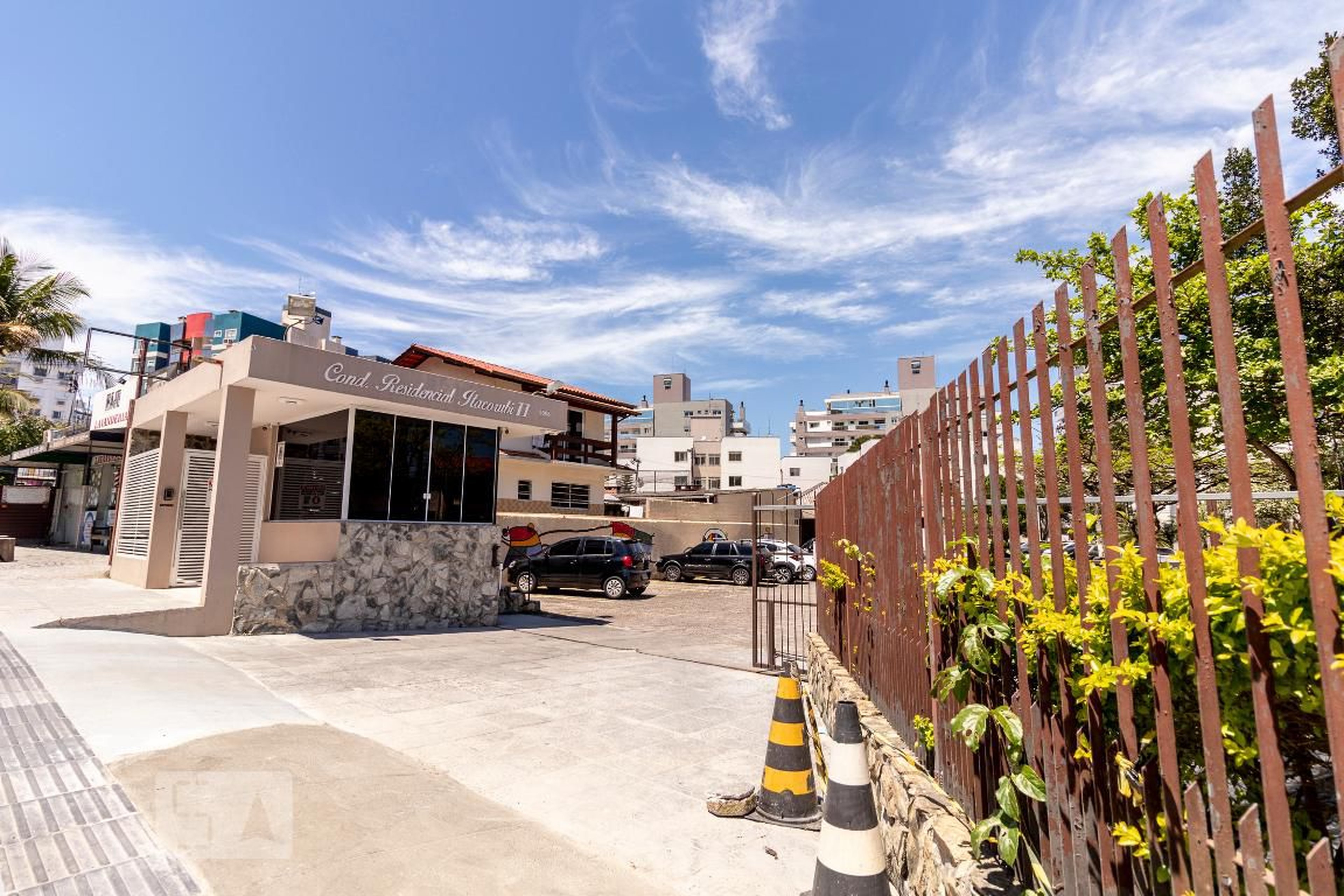 Fachada do Condomínio Condomínio Itacorubi II