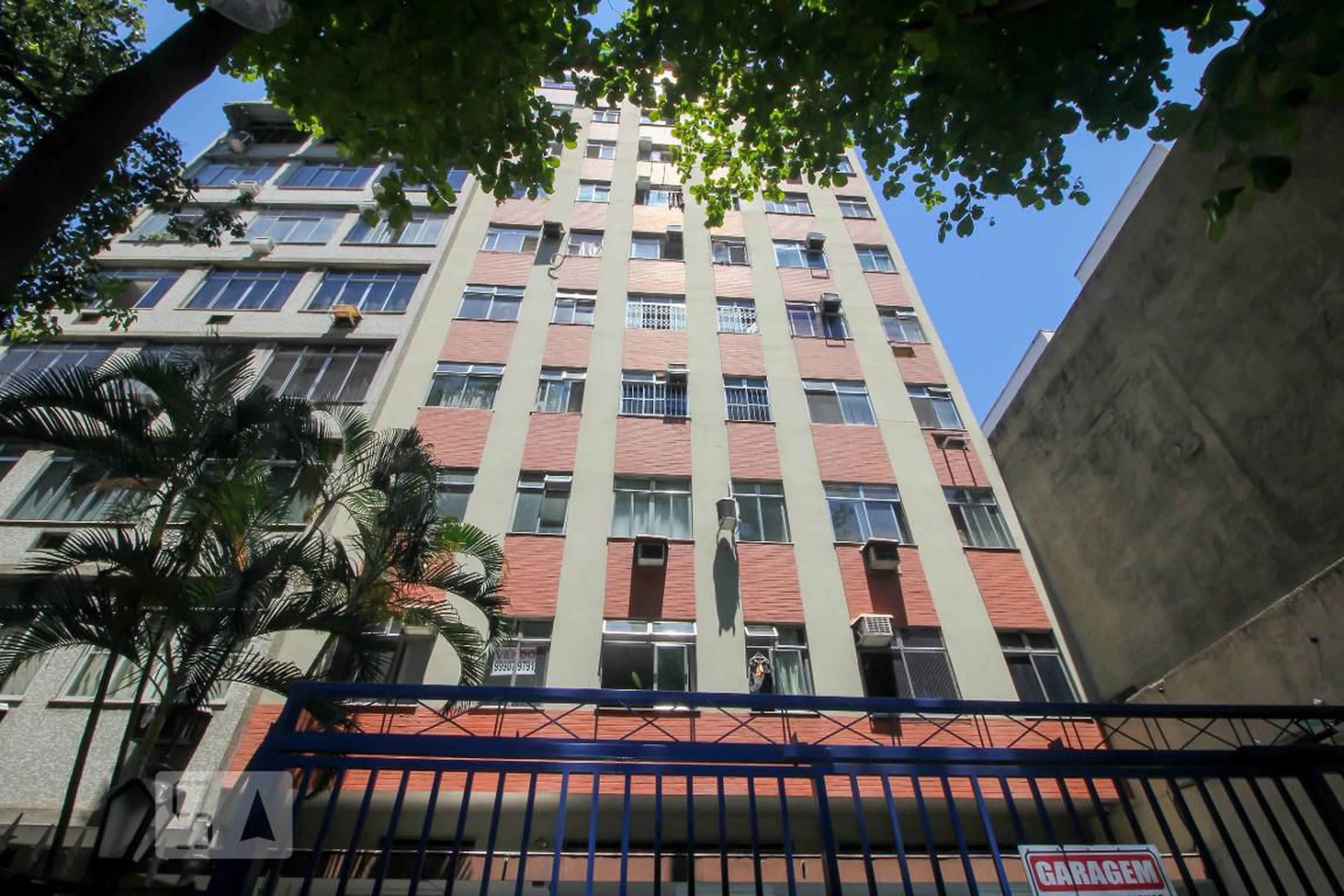 Fachada do Prédio Condomínio em Rua Bento Lisboa, 151