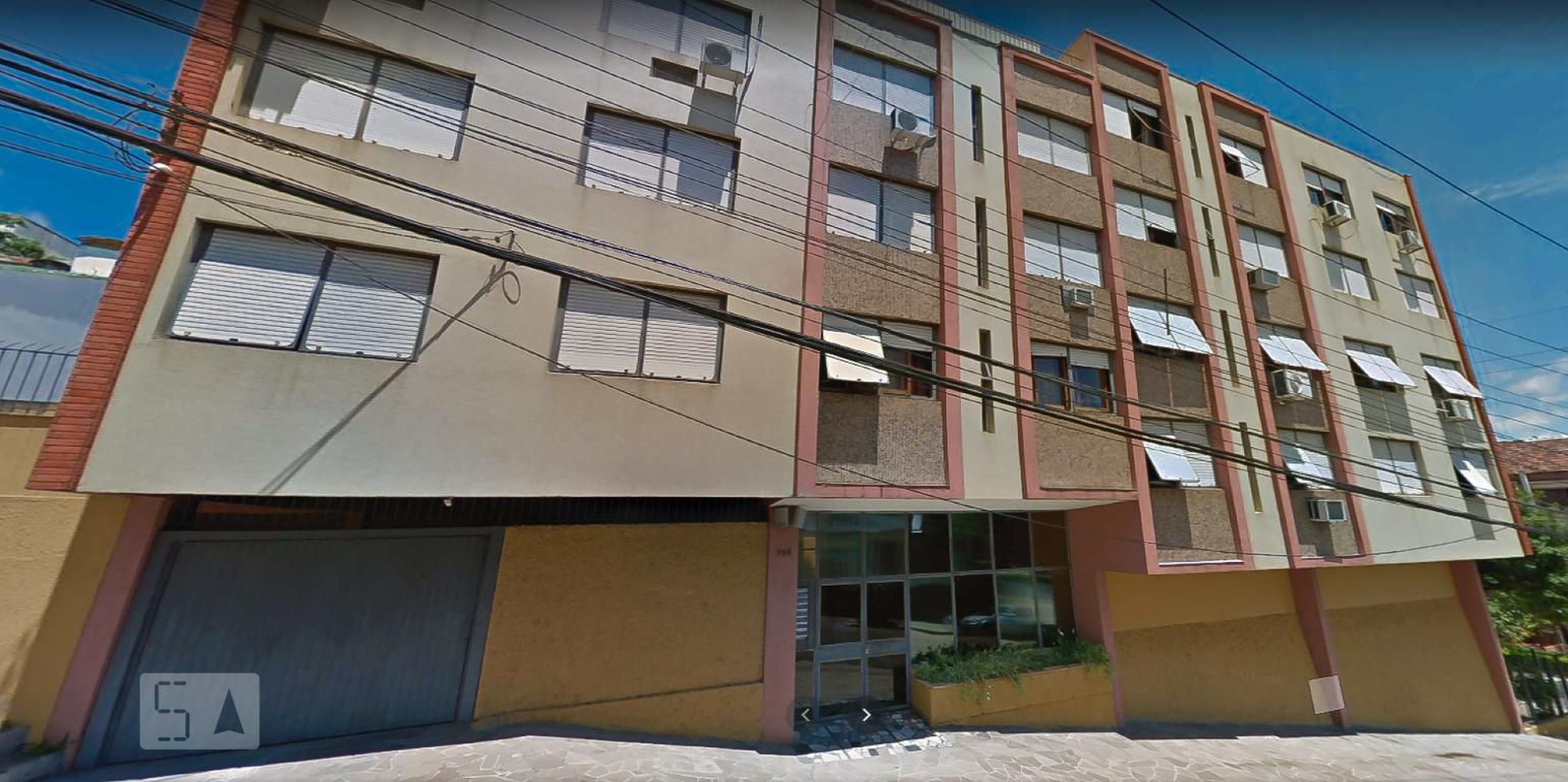 Fachada Condomínio em Rua Felipe de Oliveira, 705