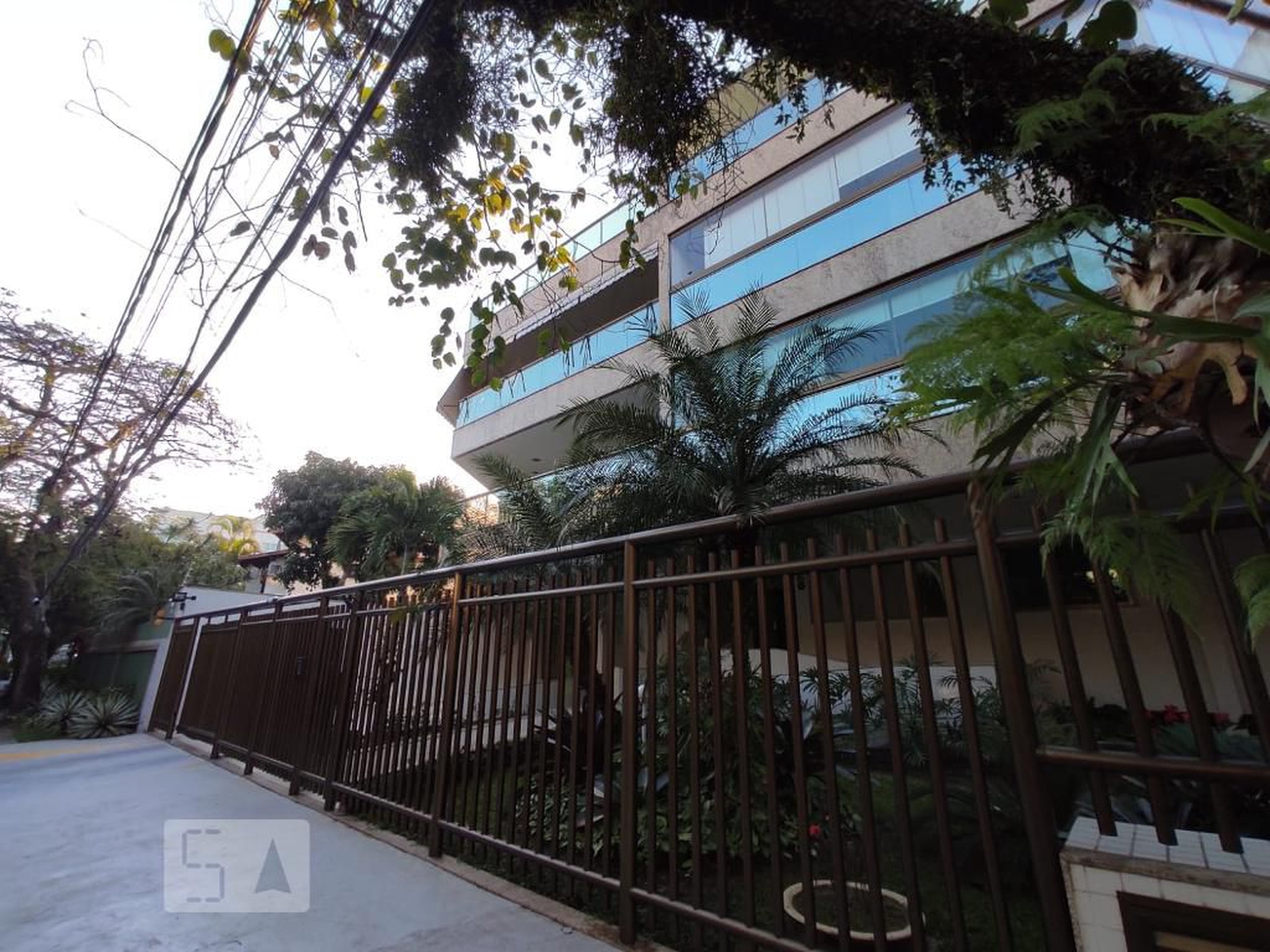 Fachada do condomínio Edifício Mangaras