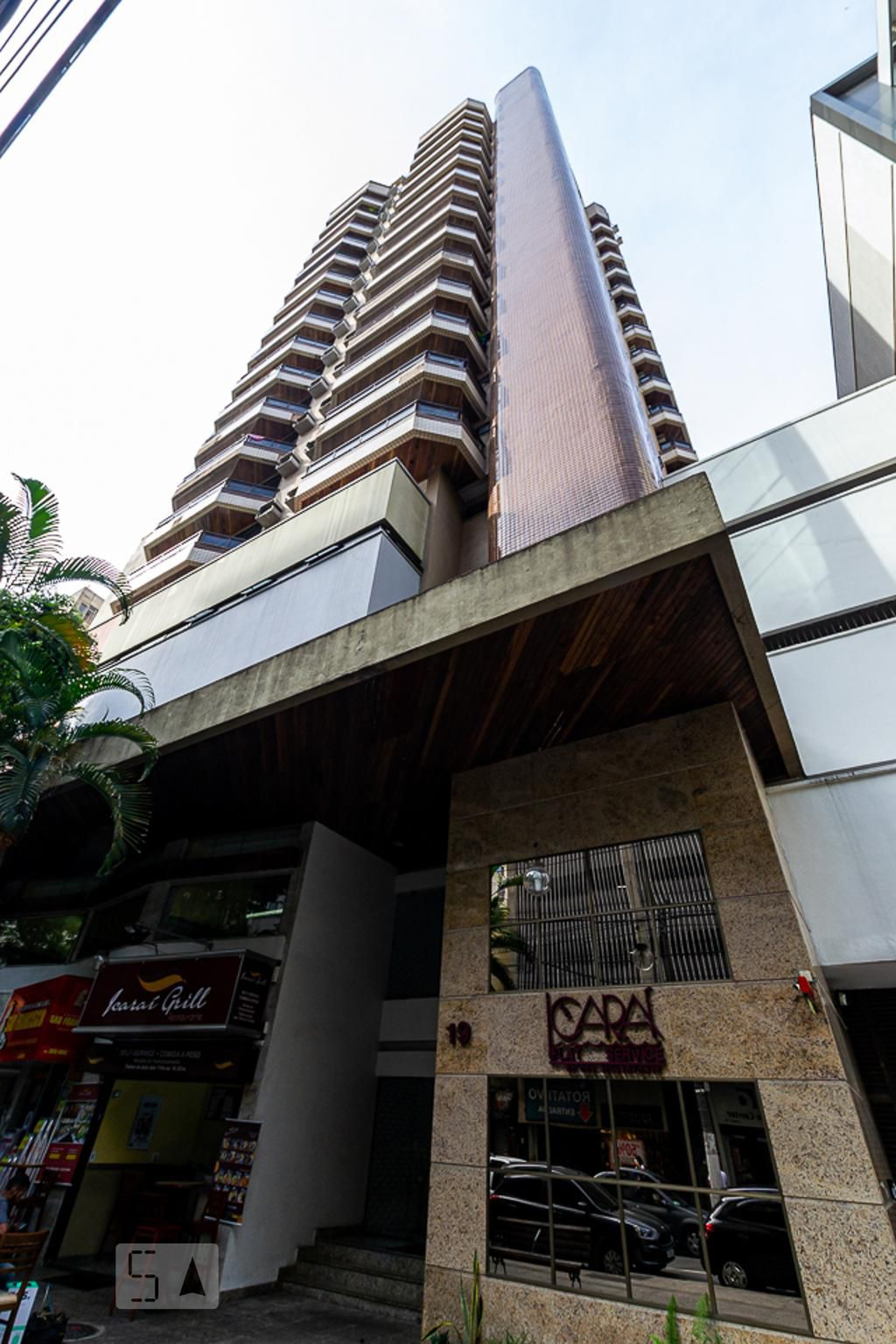 Fachada do prédio Condomínio Icaraí Flat Service