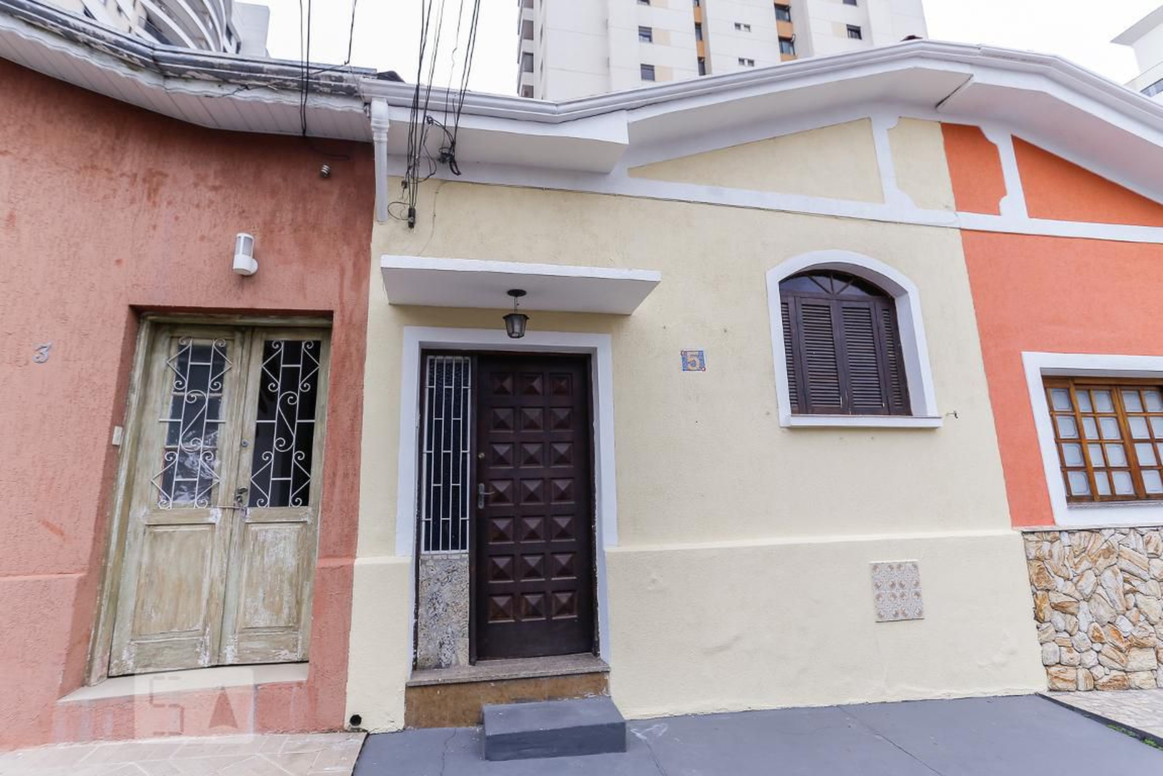 Fachada Condomínio em Rua Doutor Augusto de Miranda, 1071