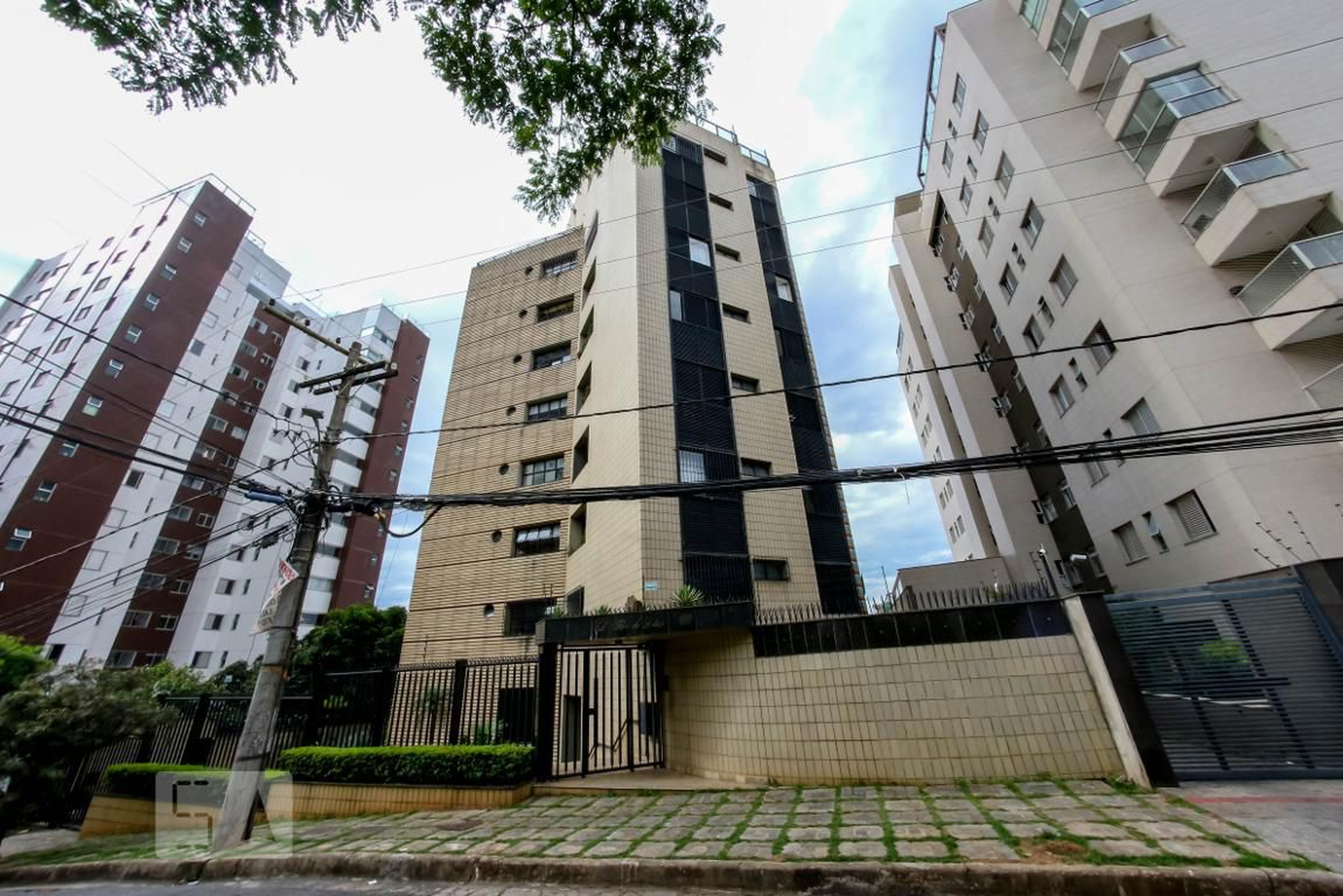 Fachada Condomínio em Rua Tito Guimarães, 100