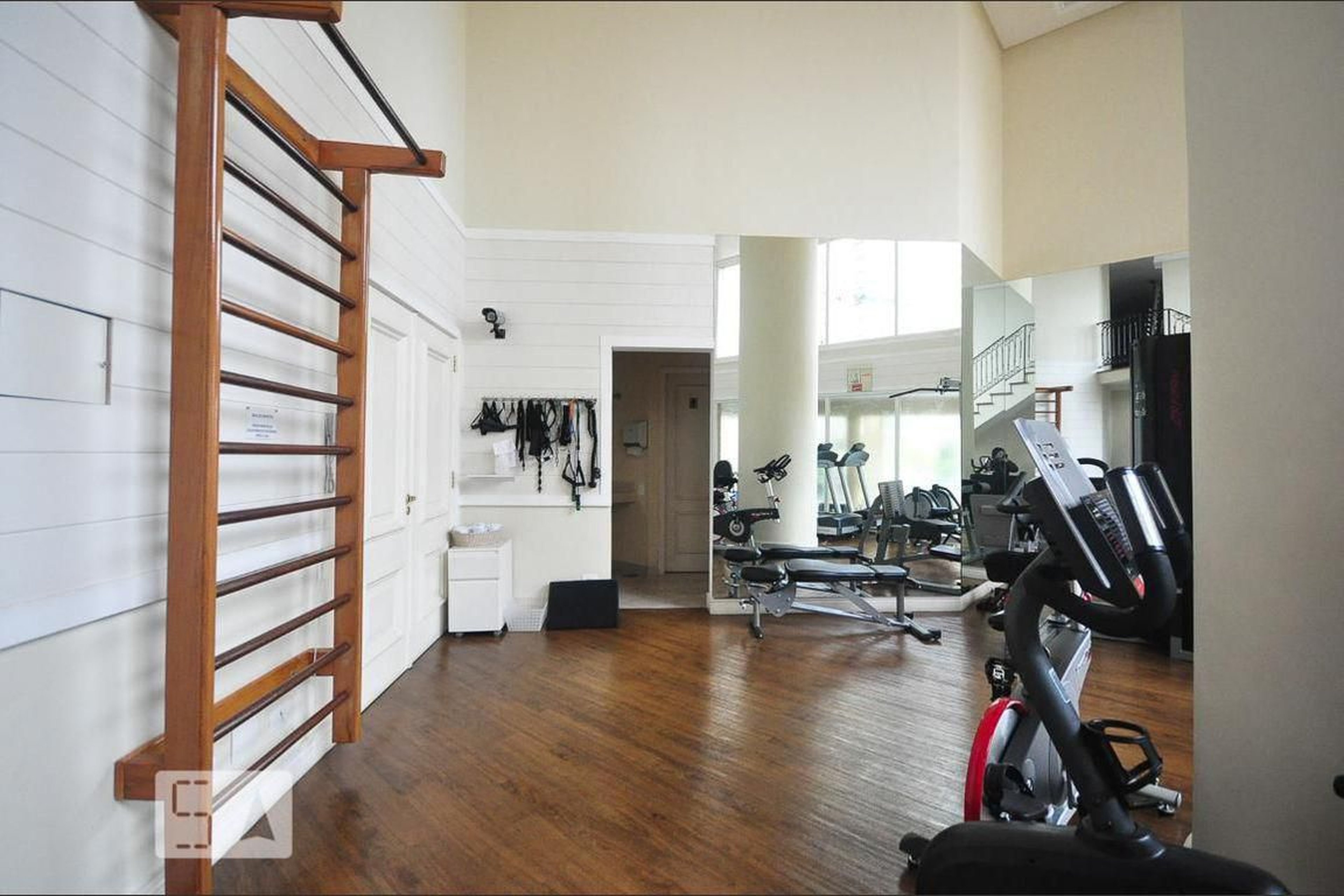 Academia - Caroline Mahal