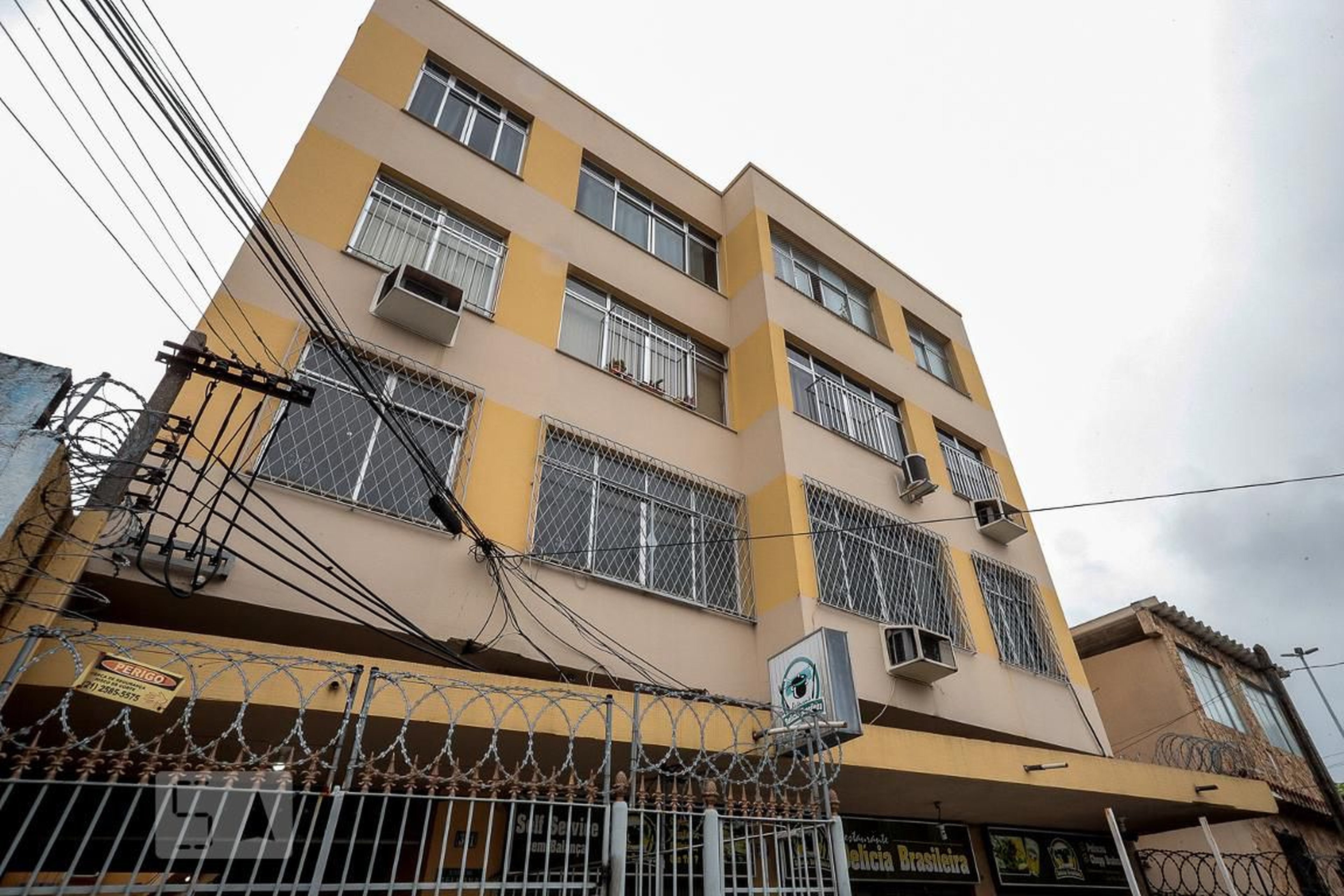 Fachada Condomínio em Rua Divino Salvador, 361