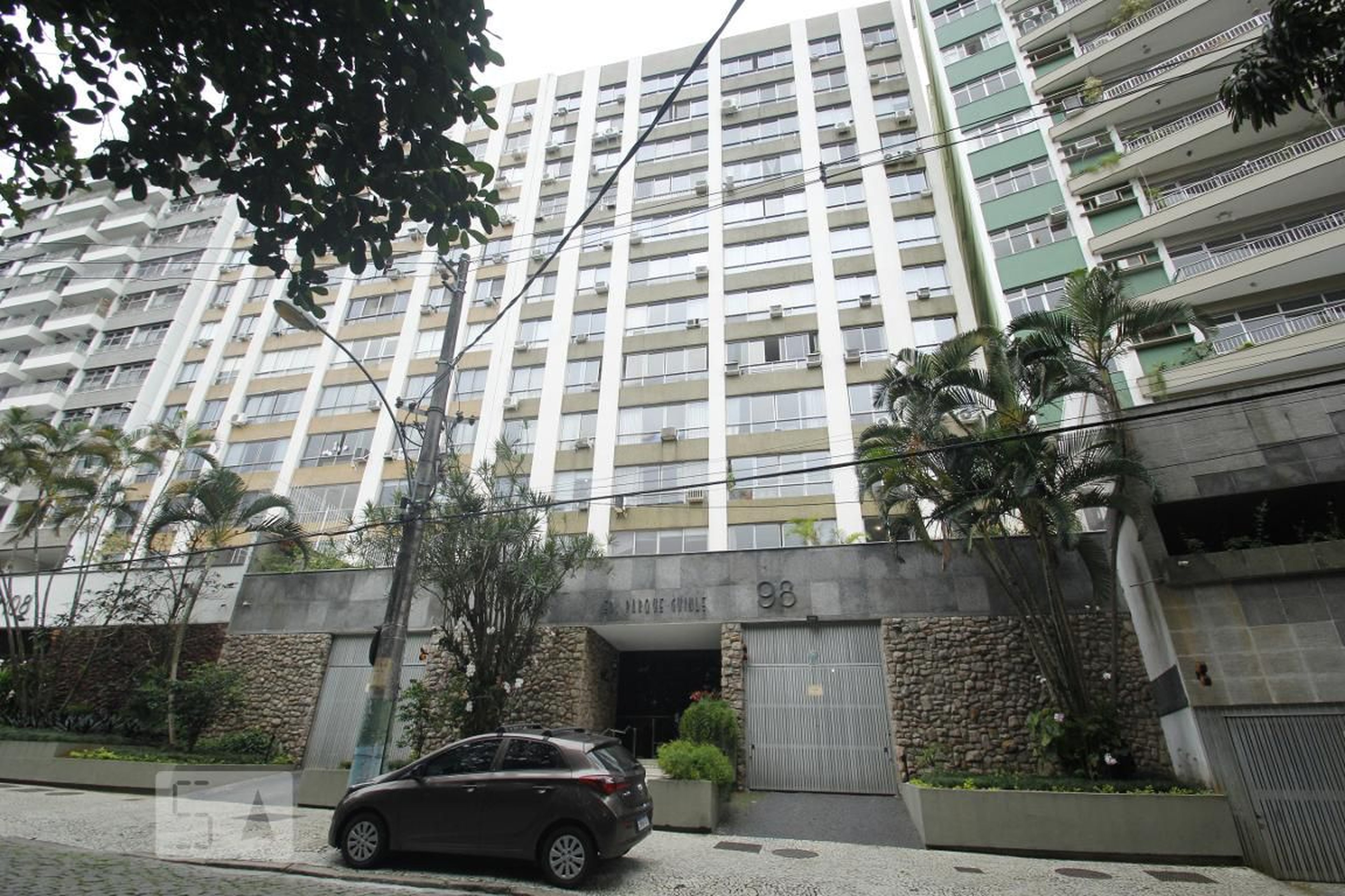 Fachada do Prédio Condomínio em Rua General Mariante, 98