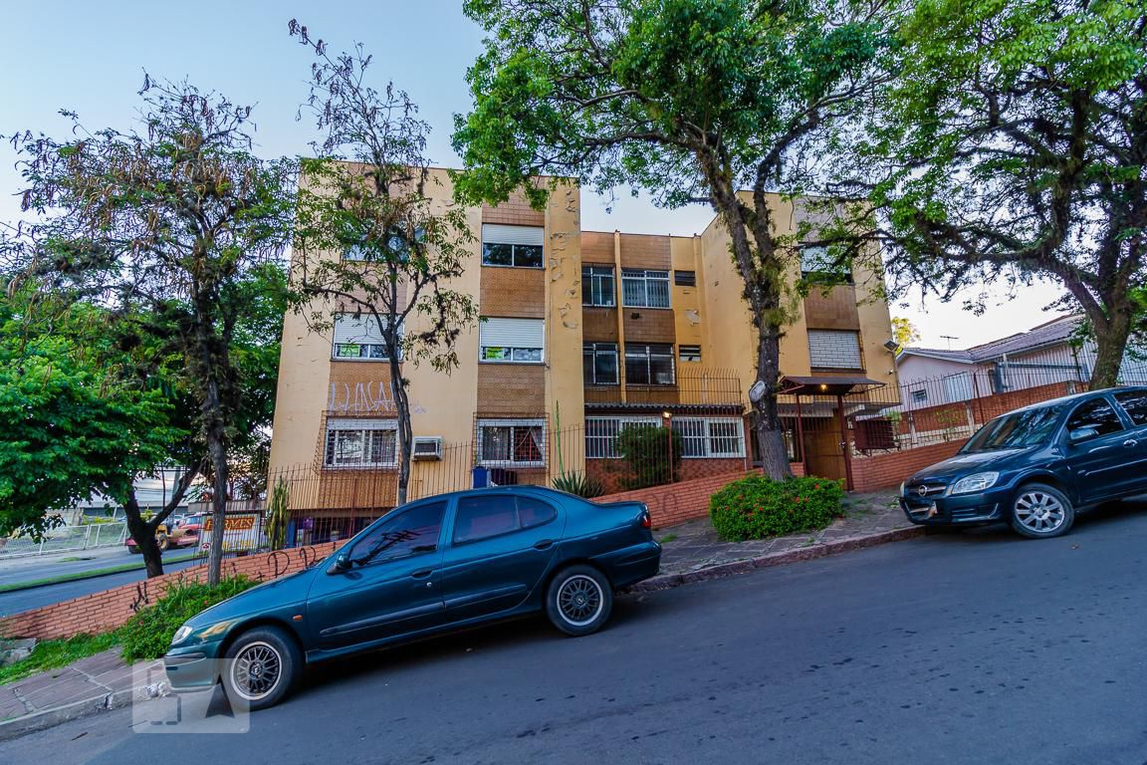 Fachada Condomínio em Rua Doutor Pereira Neto, 2251