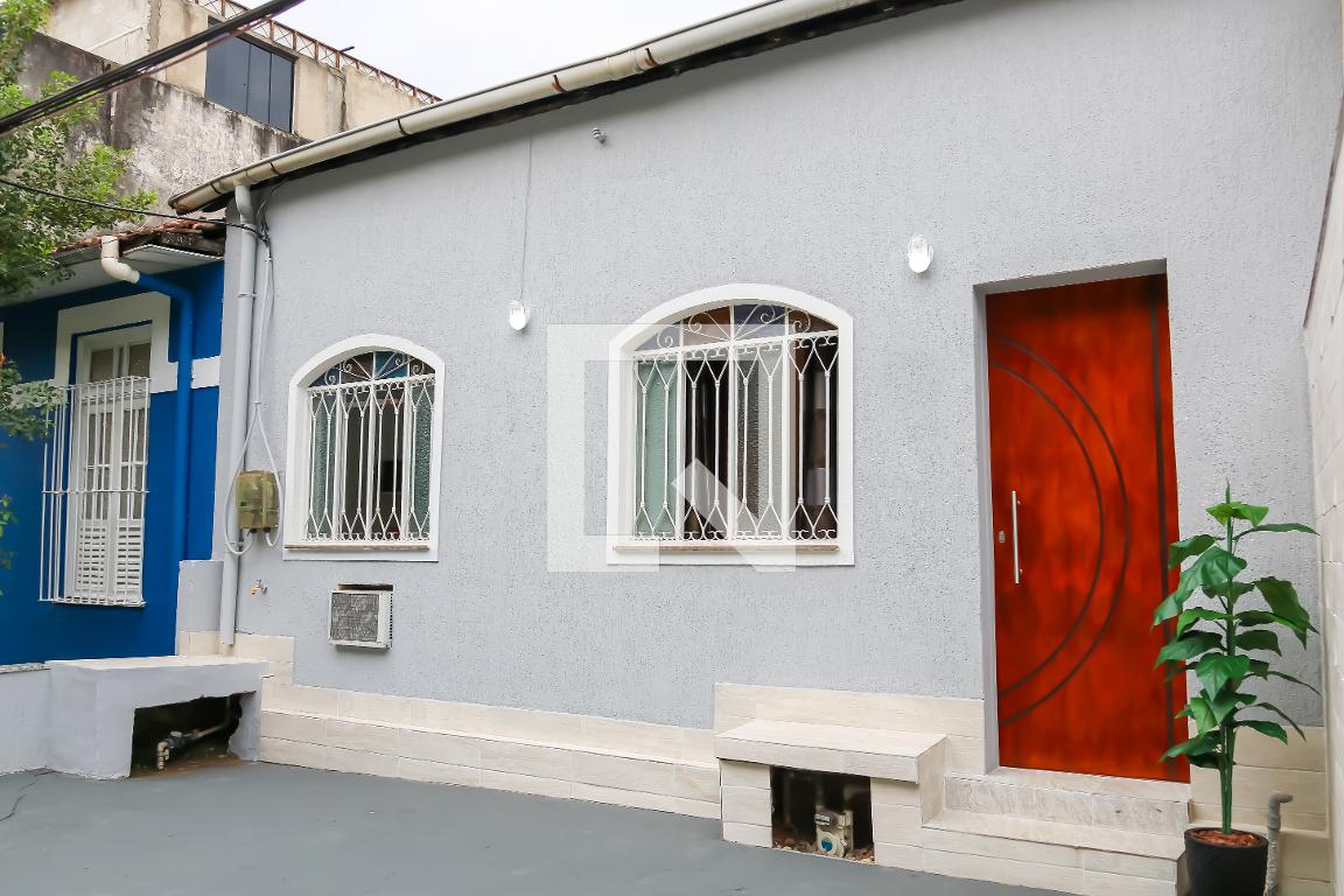 Fachada Condomínio em Rua Elías da Silva, 373