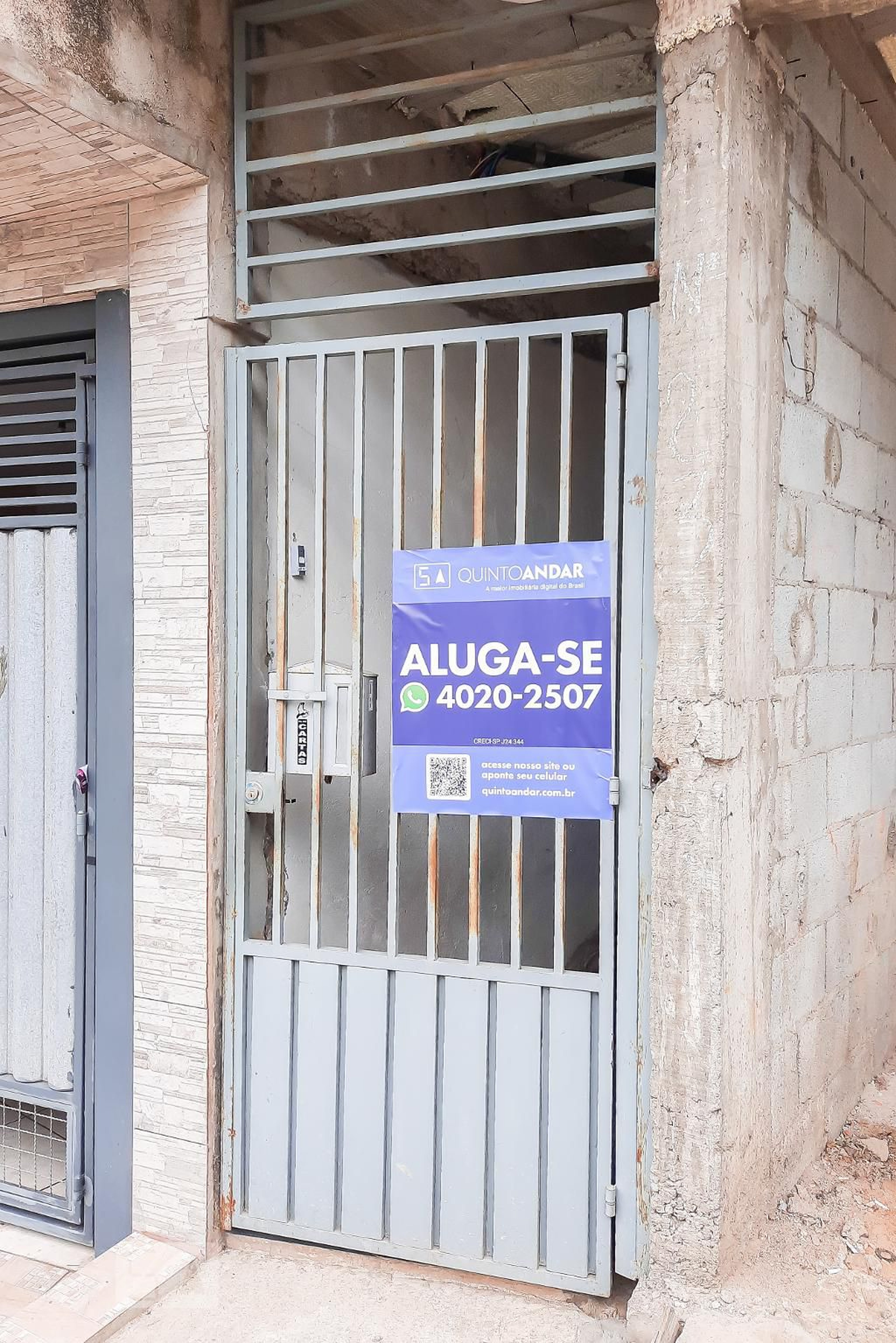 Fachada do Condomínio Condomínio em Rua Manuel Jesus Galvan, 233