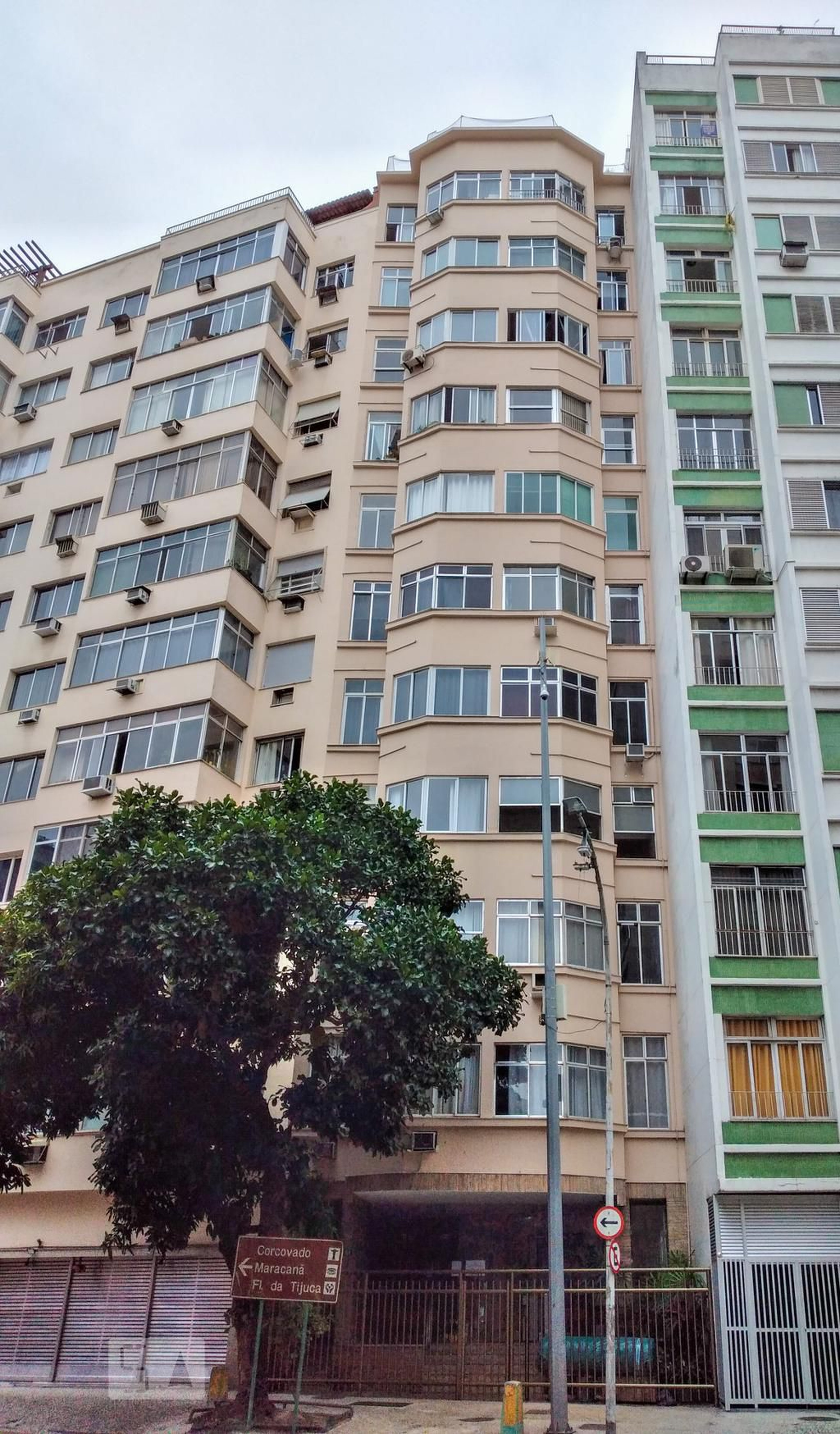 Fachada Edifício Pilotis