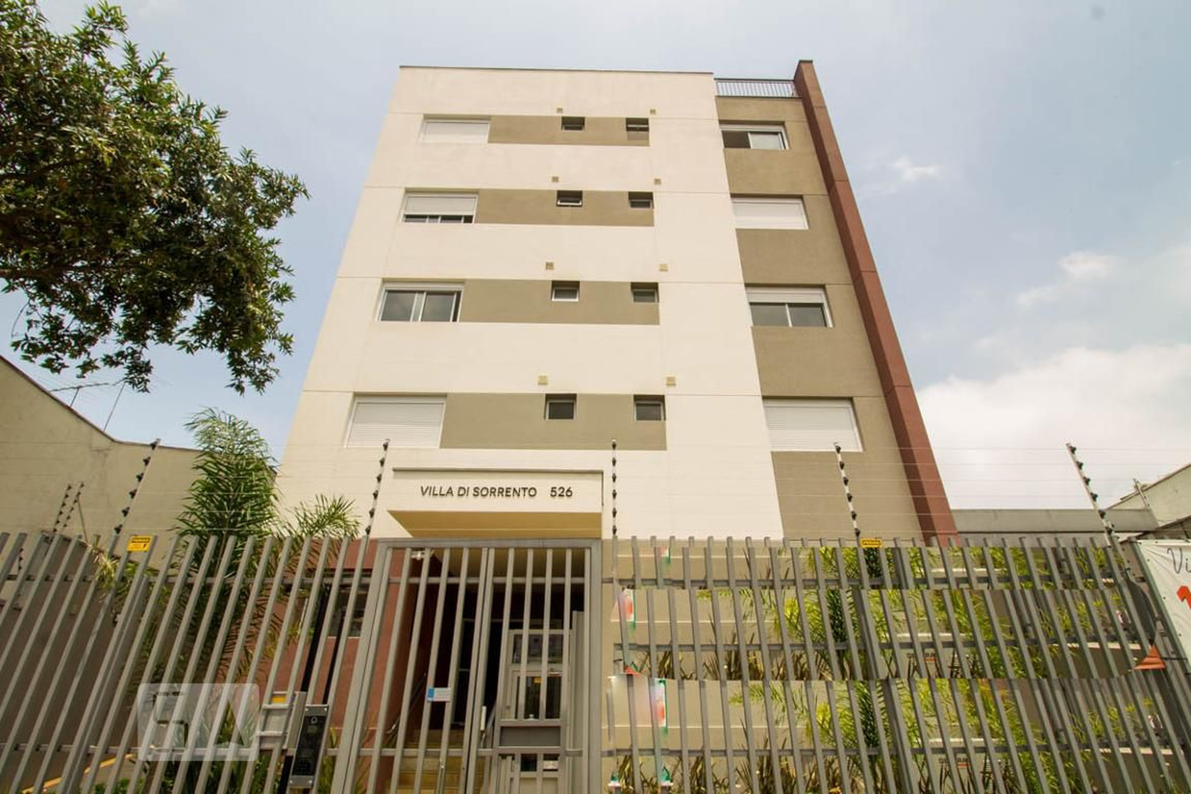 Fachada Condomínio em Rua Clemente Pereira, 562