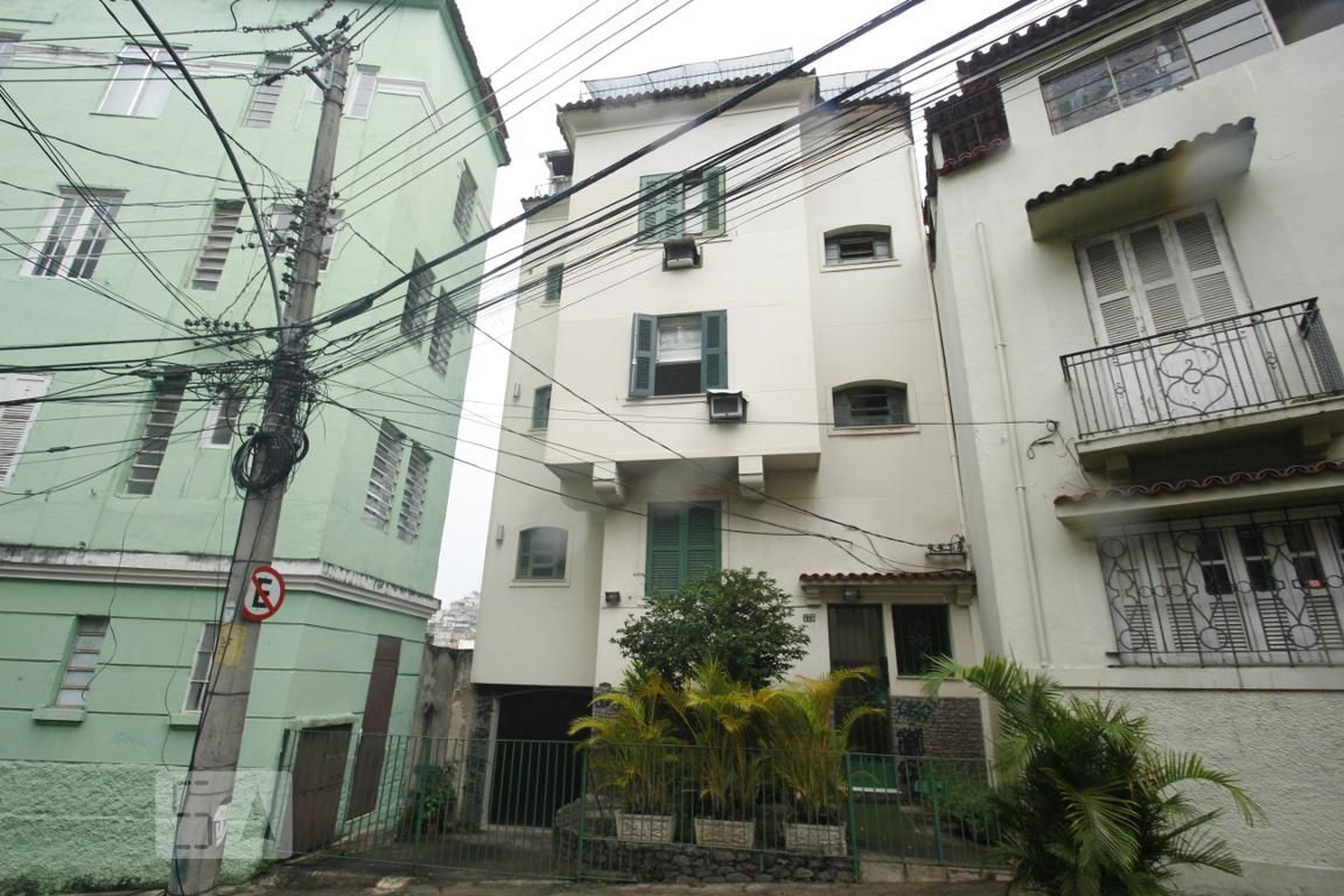 Fachada do Prédio Condomínio em Rua Cândido Mendes, 473