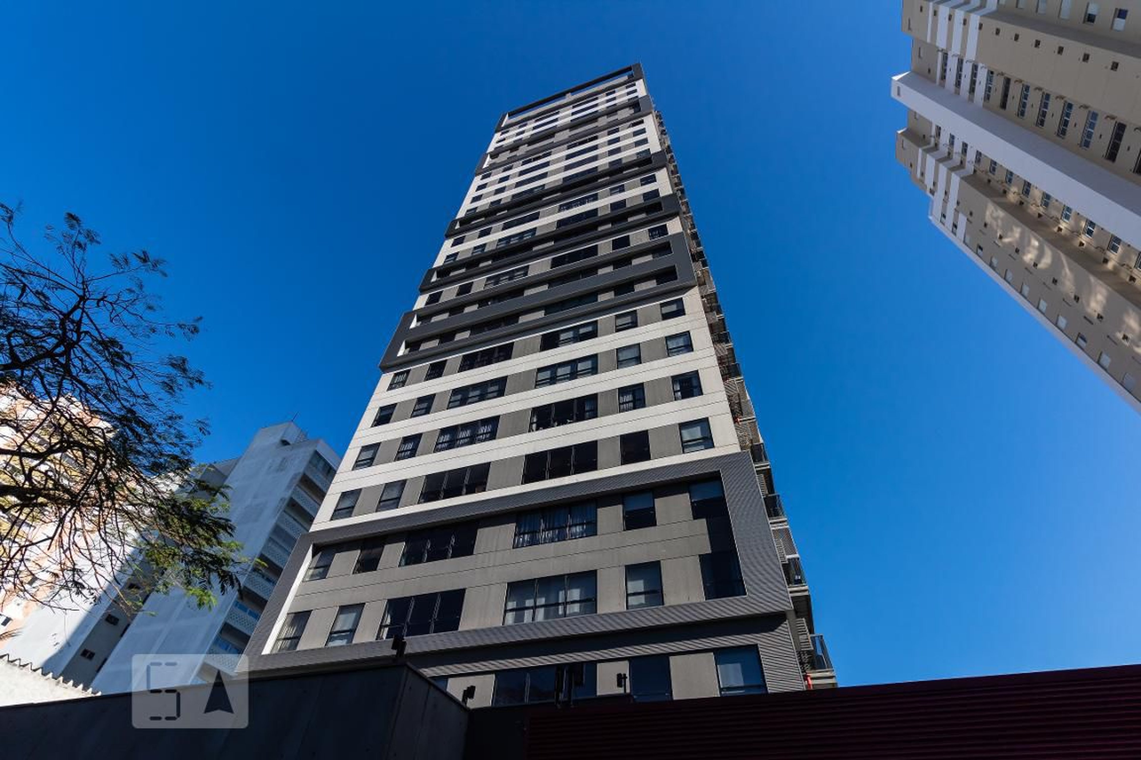 Prédio Condomínio Max Haus