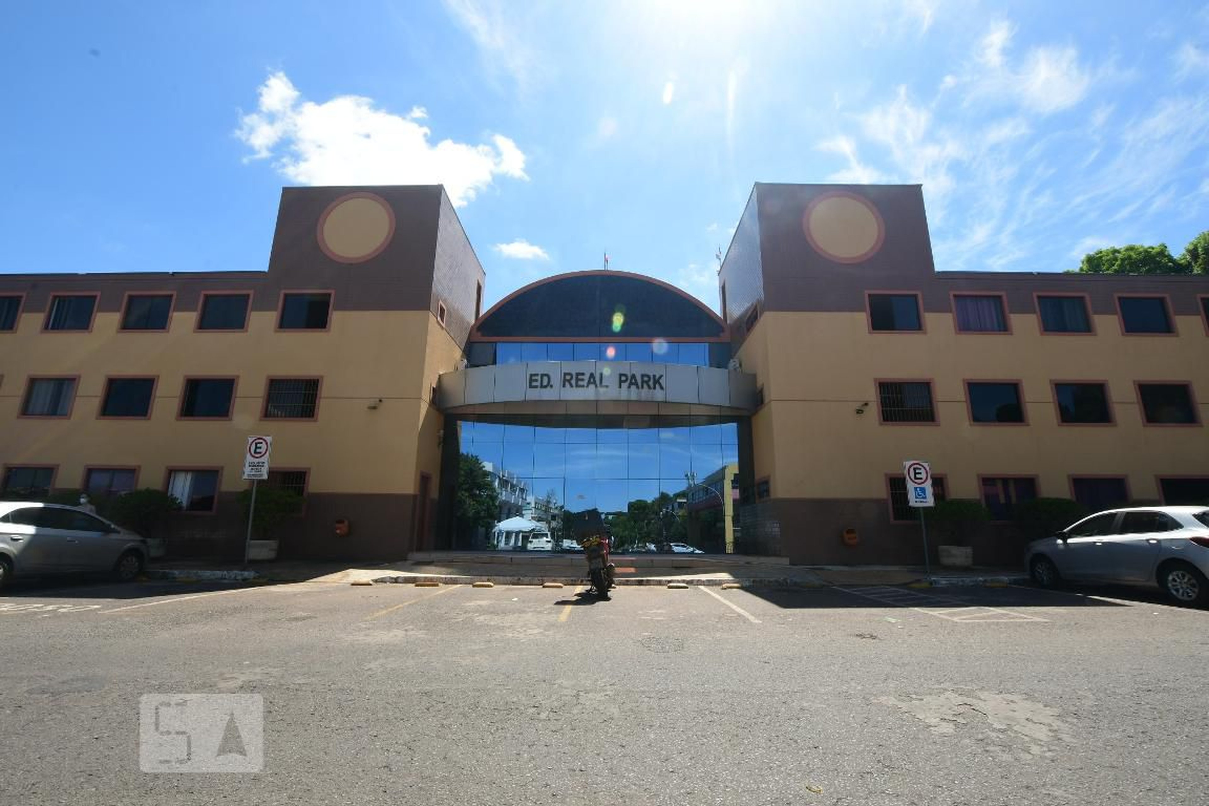 Fachada Condomínio em Eqn 412/413, Bloco A