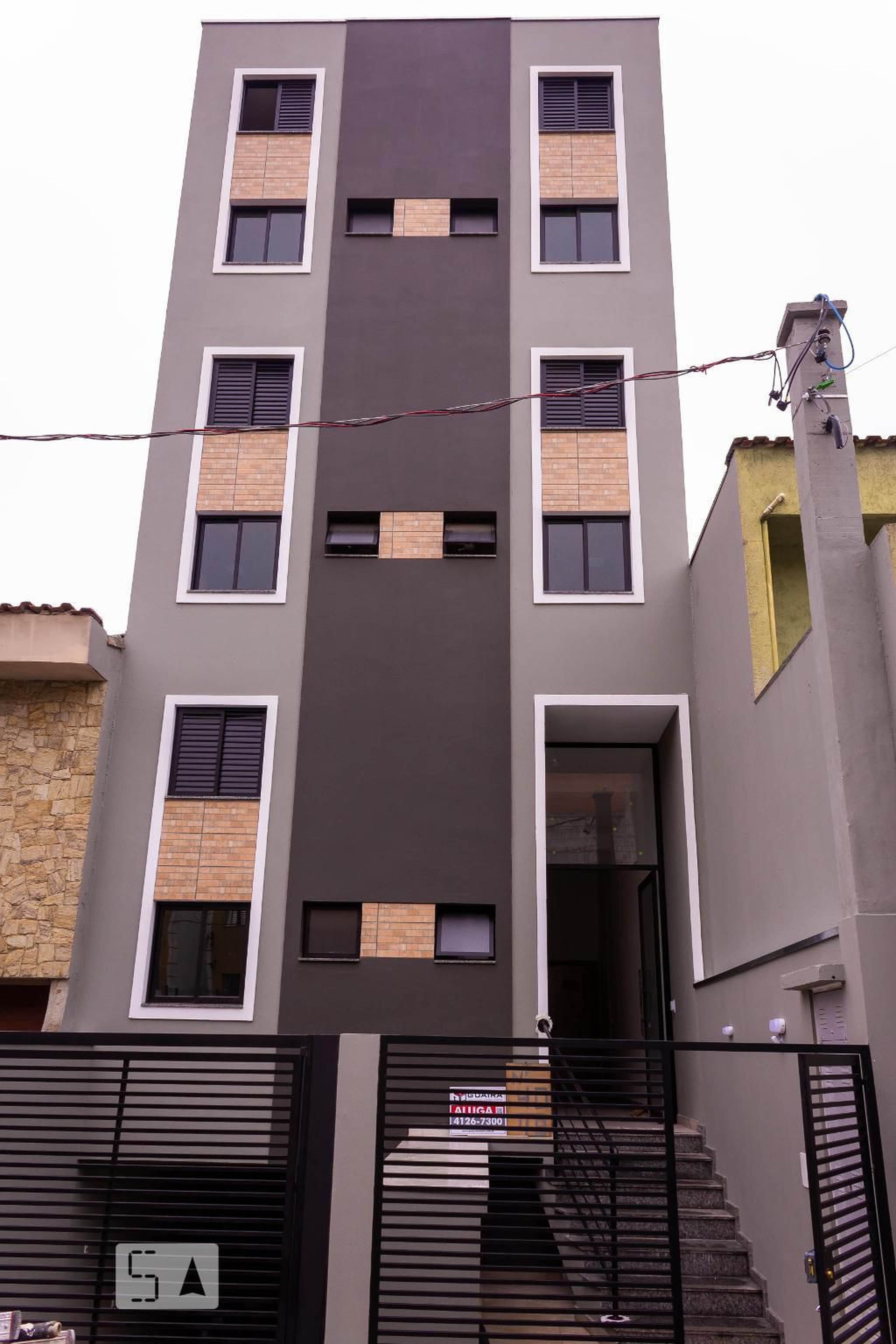 Fachada Condomínio Studio Maria Tudor