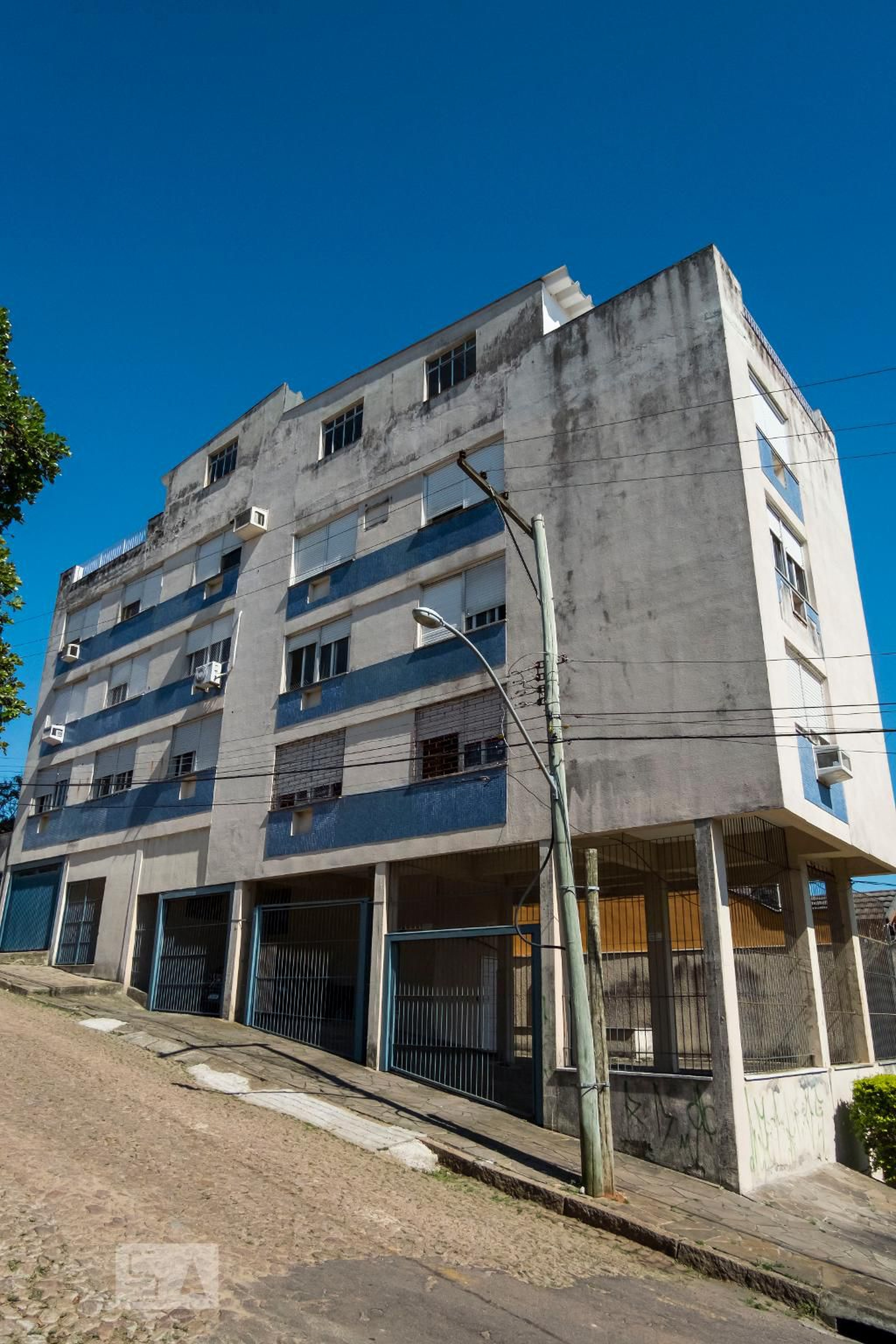 Fachada Condomínio em Travessa Miguel Pereira, 401