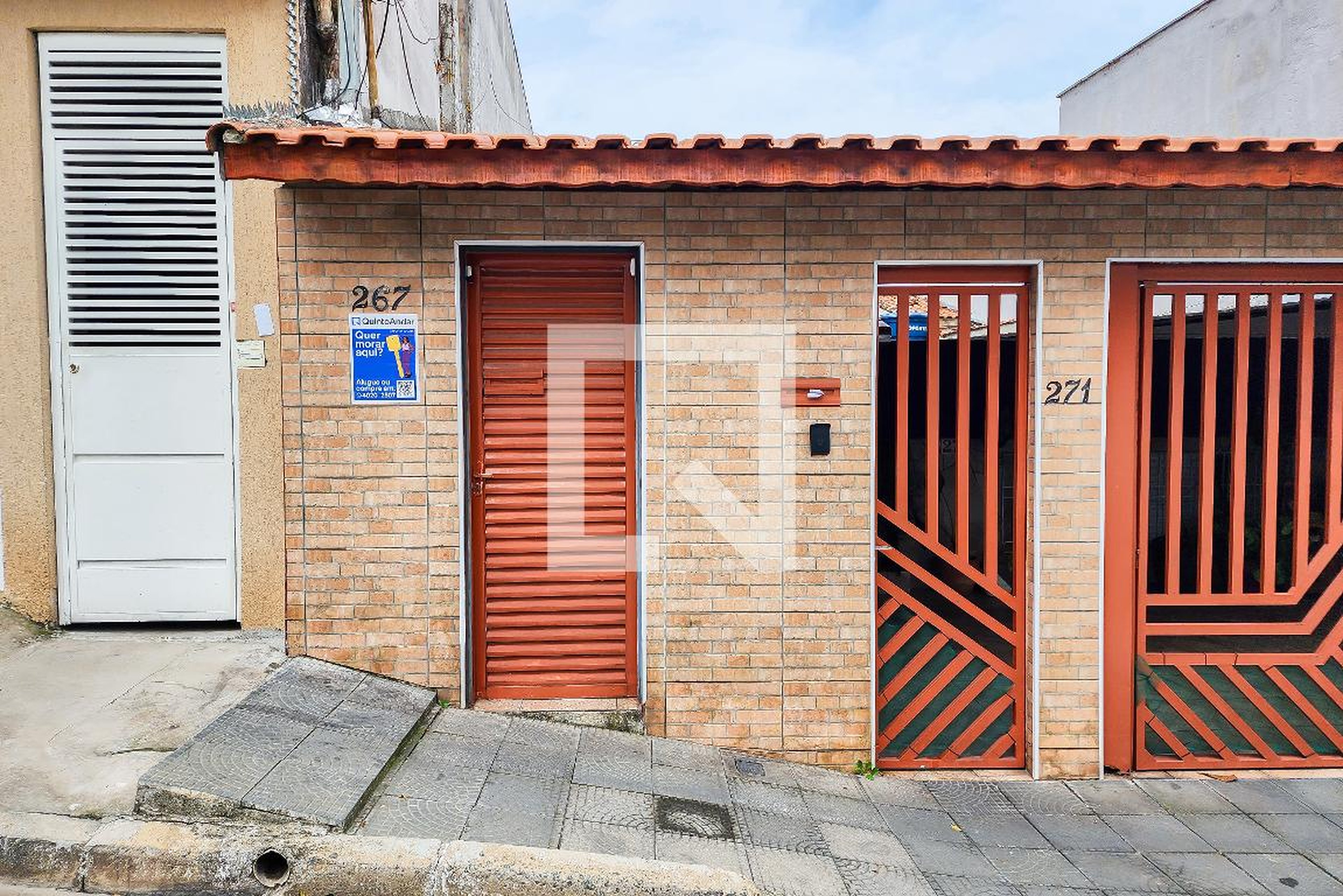 Fachada Condomínio em Rua Gustavo Teixeira, 267