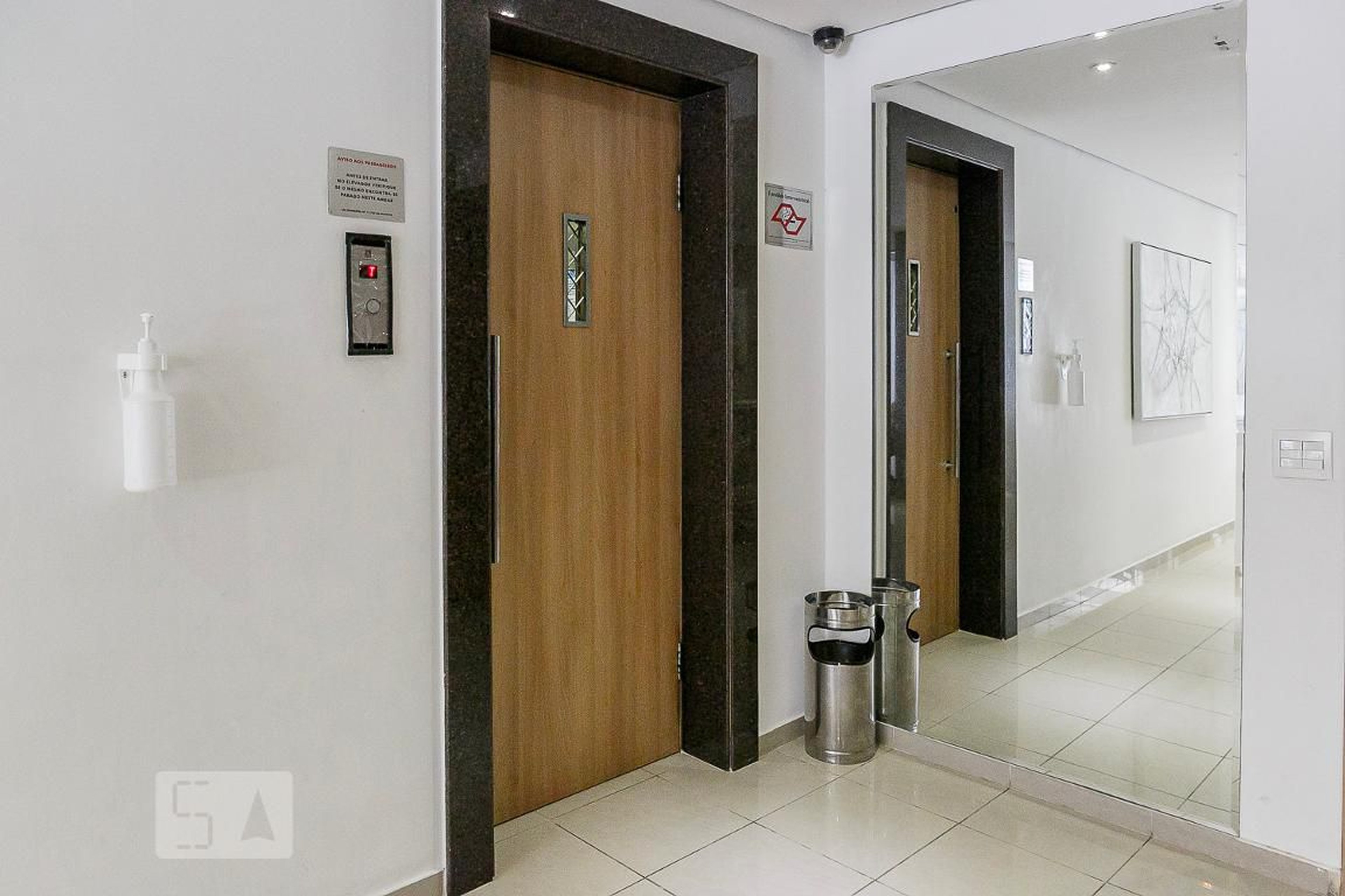 Elevador - Edifício Antonello da Messina