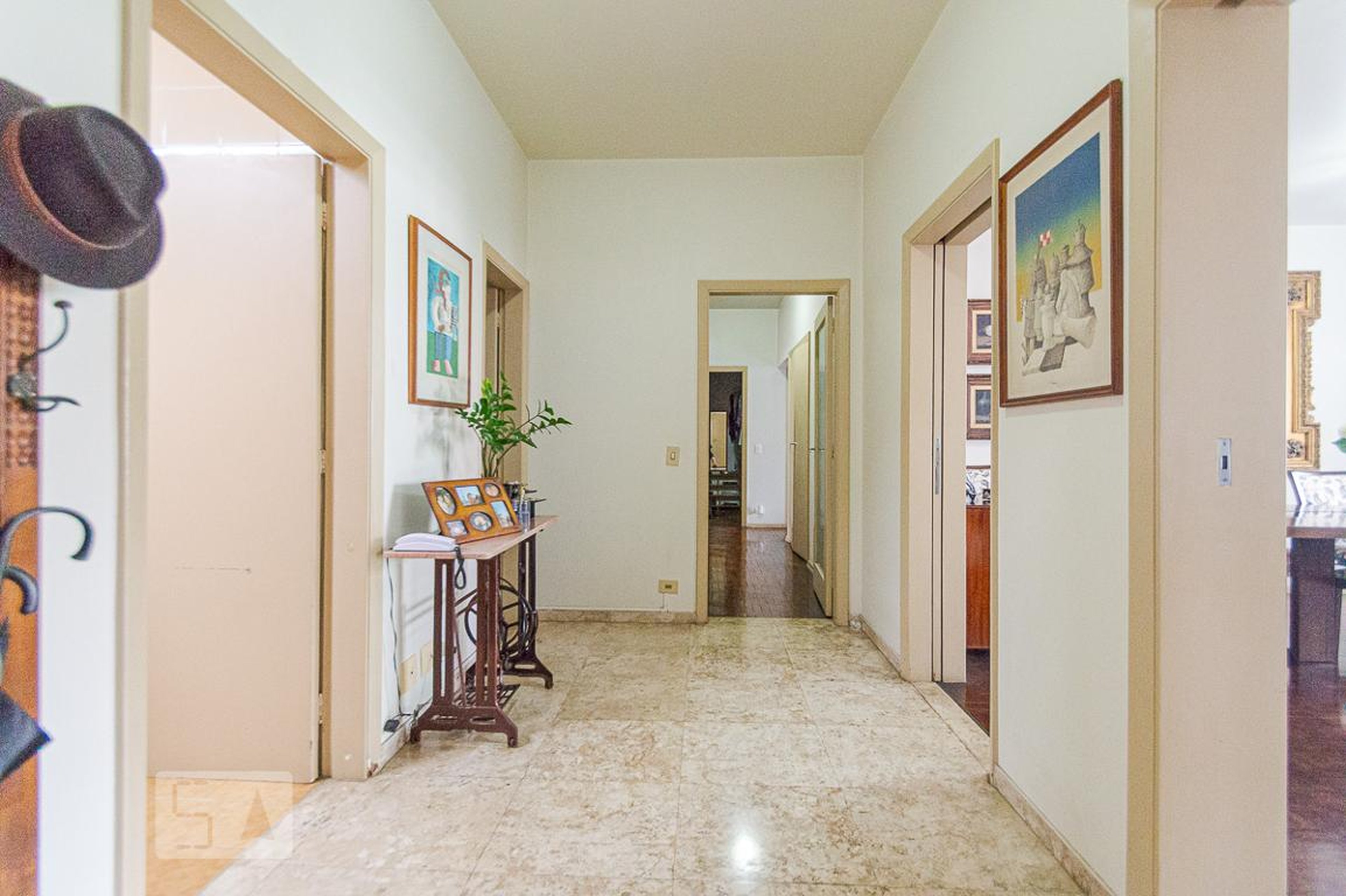 Hall - Rosmunda Montemurro