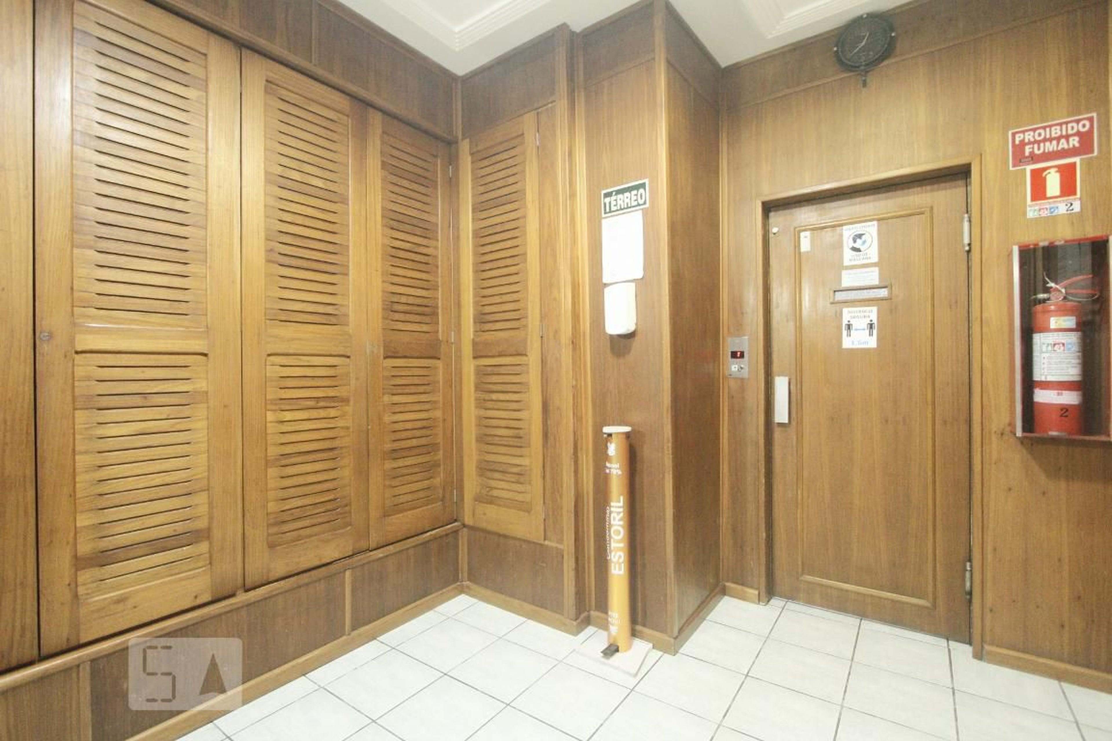 HALL - Edifício Estoril